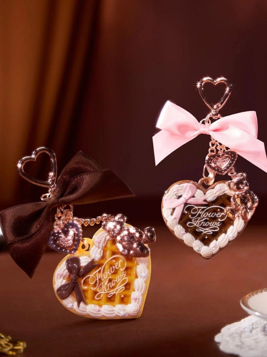 Flower Knows Sweet Bear — мини-пудреница-подвеска на сумку