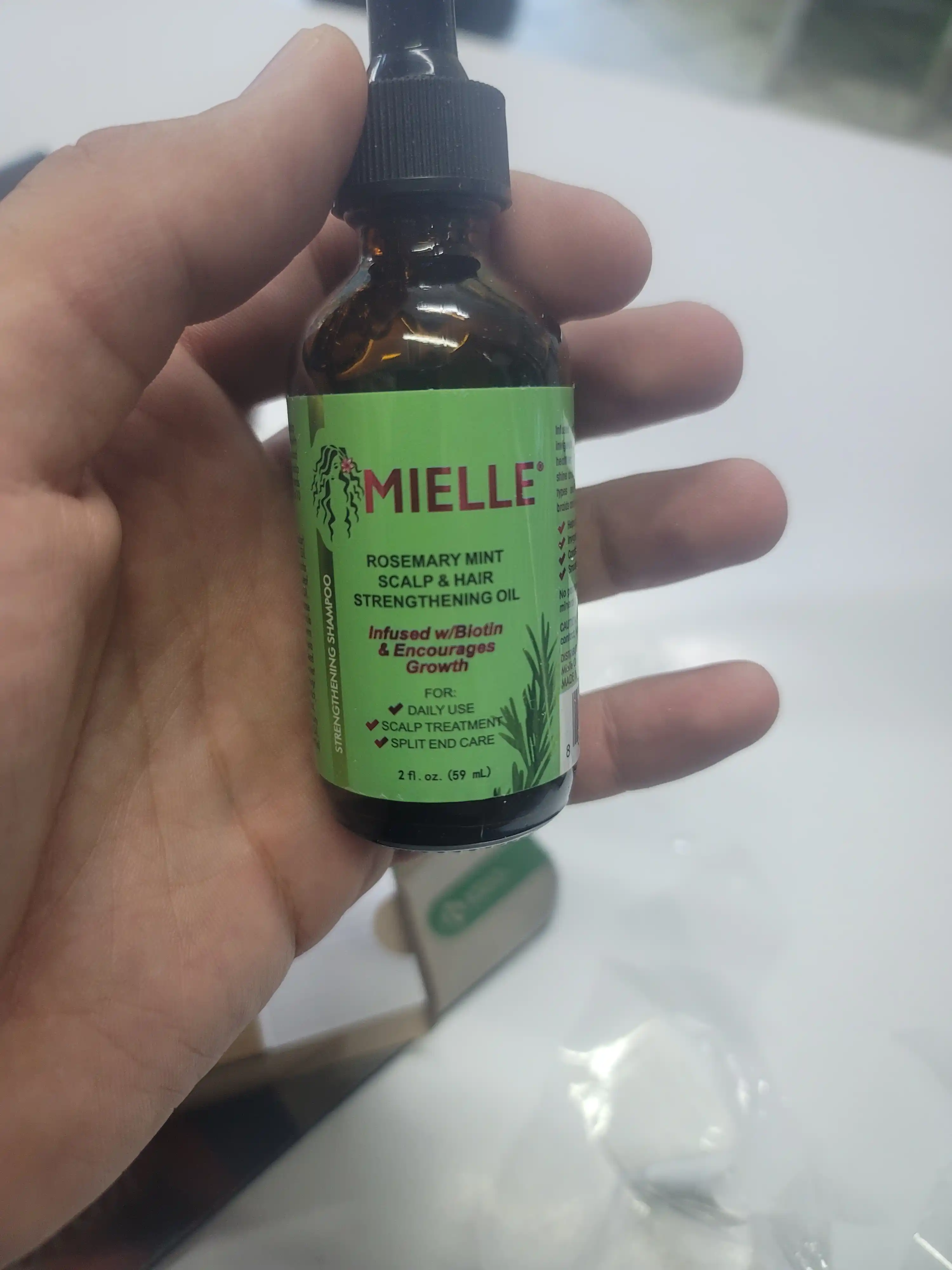 Soch, kiprik, qosh va soqolni mustahkamlash uchun biotinli Rozmarin Mielle moyi, 59 ml
