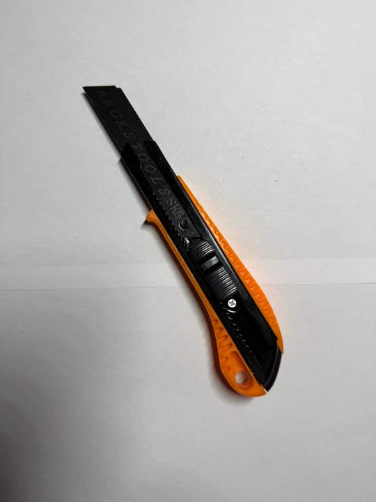 ENDURA qurilish pichog‘i, 18 mm, kuchaytirilgan surilma tig‘li, avtomatik mahkamlash imkoniyatiga ega
