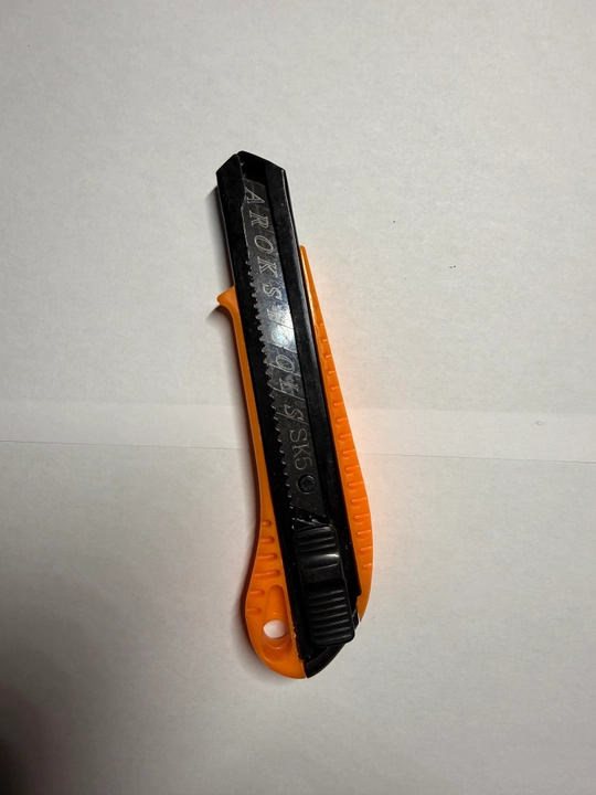 ENDURA qurilish pichog‘i, 18 mm, kuchaytirilgan surilma tig‘li, avtomatik mahkamlash imkoniyatiga ega