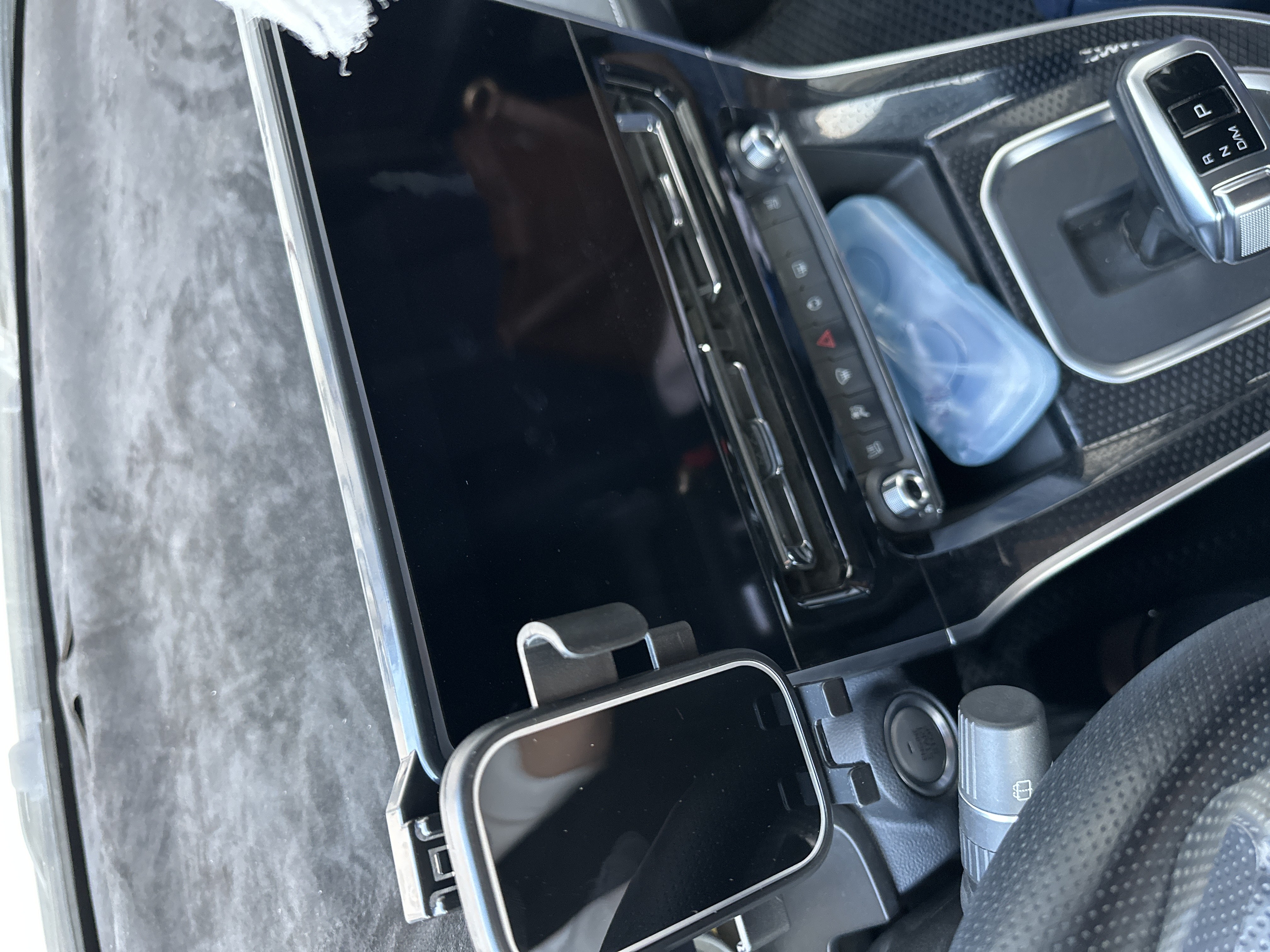 Haval m6, Haval m6 plus uchun telefon ushlagichi, monitor uchun holder