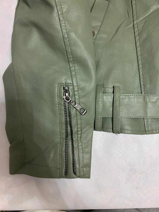 Ayollar charm kurtkasi, kosuxa, kalta kurtka, eko charm kurtka