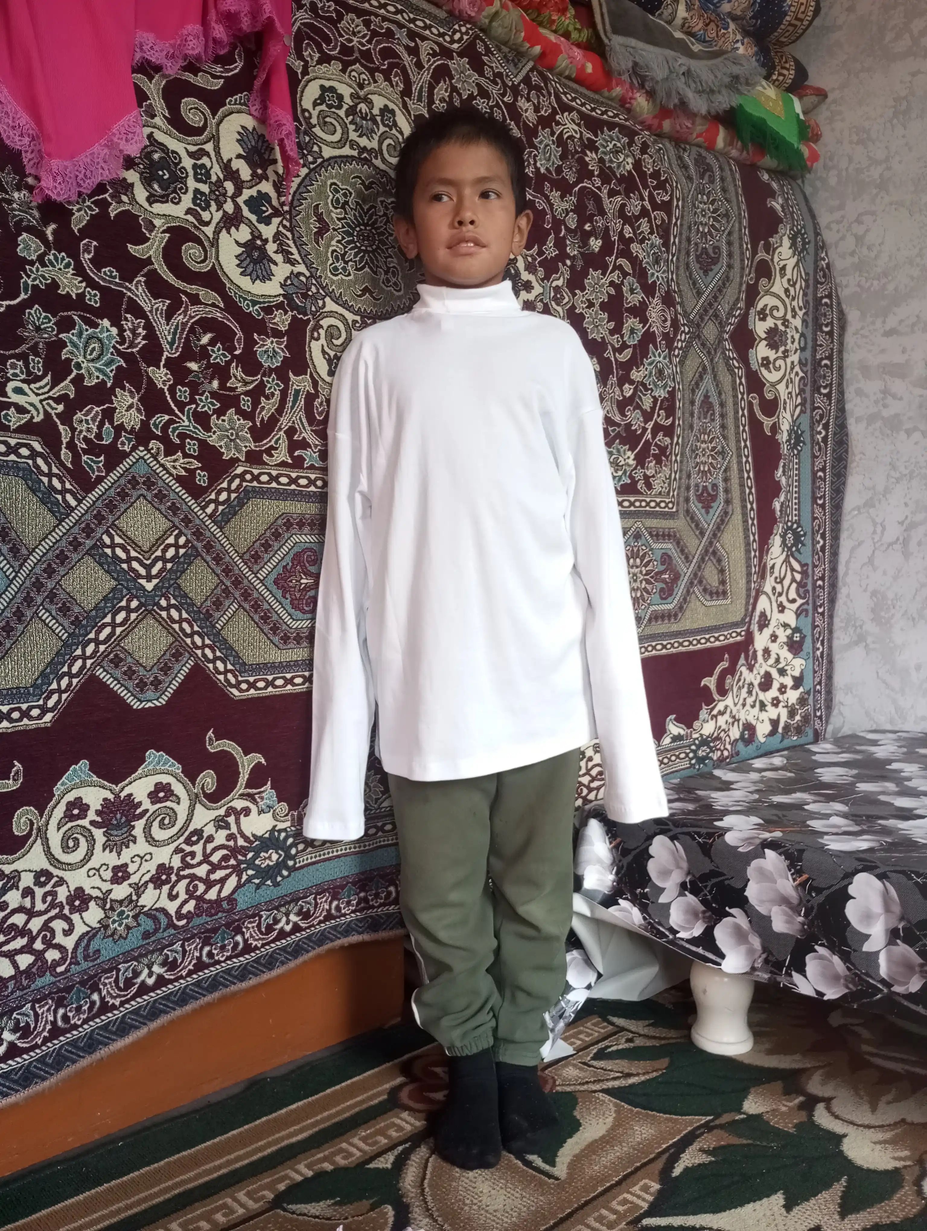Bolalar  oq rangli vodolazka, 100% paxta, maktab uchun, uzun yengli, o‘g‘il bolalar kiyimi