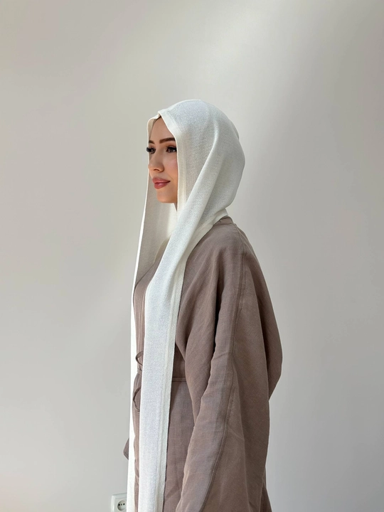 Ayollar uchun kapyushon fasonidagi tayyor sharf