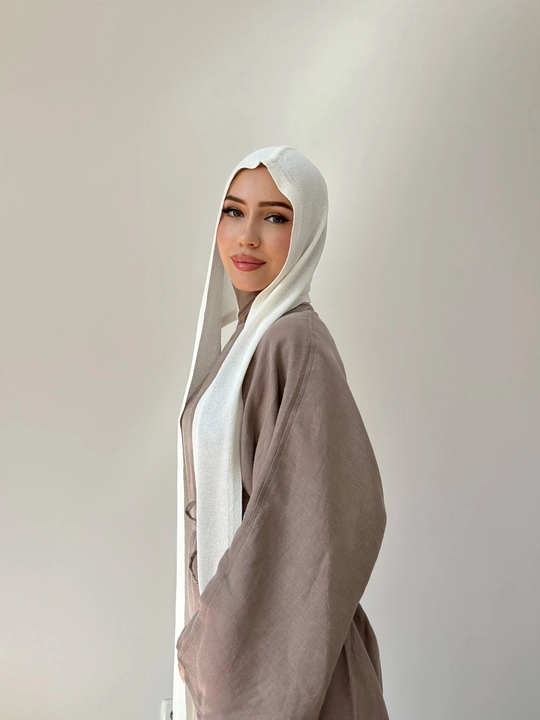 Ayollar uchun kapyushon fasonidagi tayyor sharf