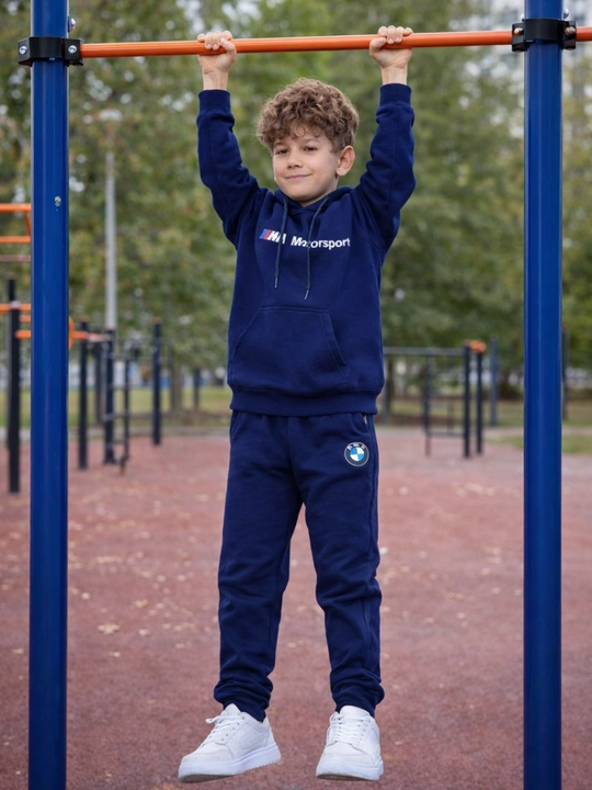 Ugil bolalar uchun sport kostyumi