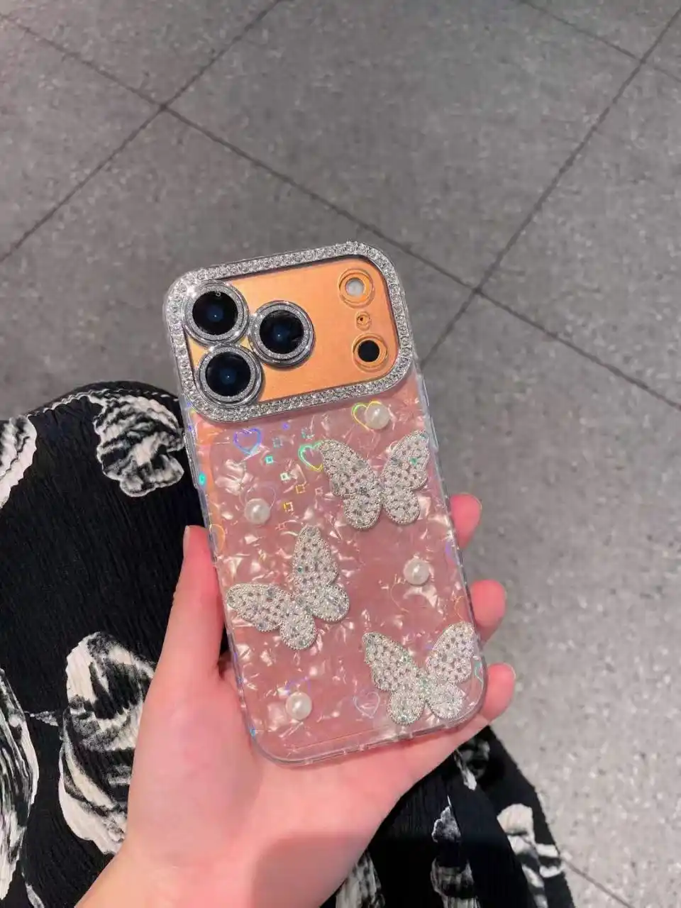 IPhone 16 Pro, 16 Pro Max, 17 Pro, 17 Pro Max uchun silikon himoya g‘ilofi