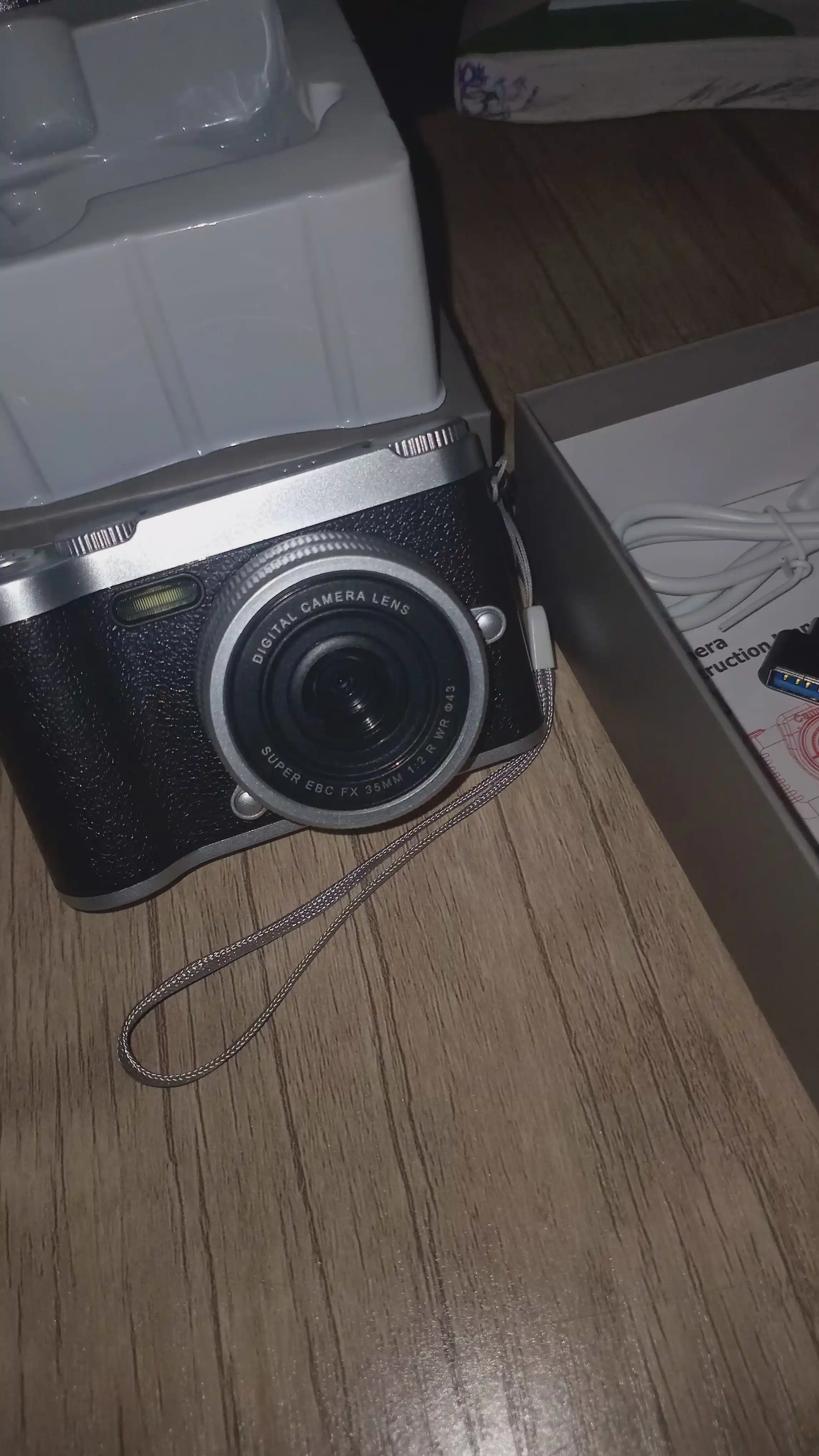 Raqamli kamera (fotoparat), foto kamera, retro kamera, 8x zum, va 32 GB karta