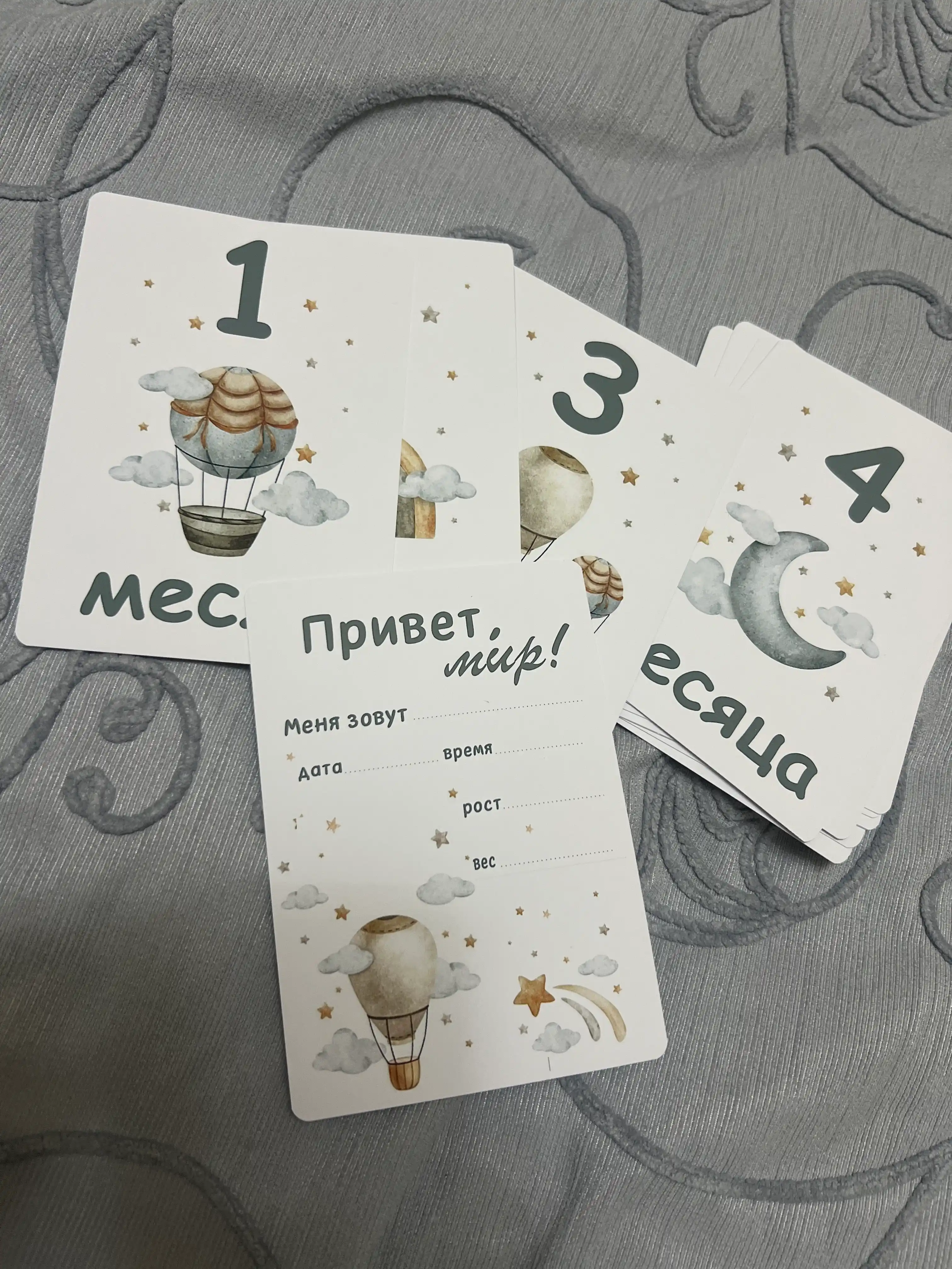 Hunarmandchilik konvertidagi kichkintoy fotosessiyasi uchun kartochkalar