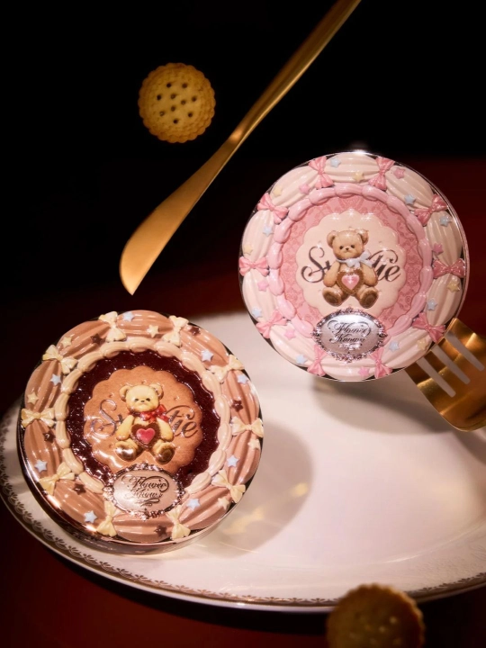 Flower Knows Sweetie Bear — палетка консилеров 4 оттенка, эффект нежной кожи