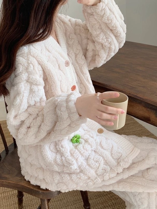 Pijama, ayollar qishki pijamasi