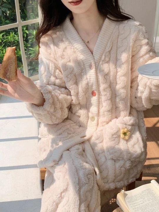 Pijama, ayollar qishki pijamasi