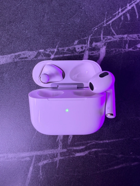 iPhone va Android uchun Pods 3 Premium simsiz minigarnituralari, changyutgichsiz, g'ilof bilan birga