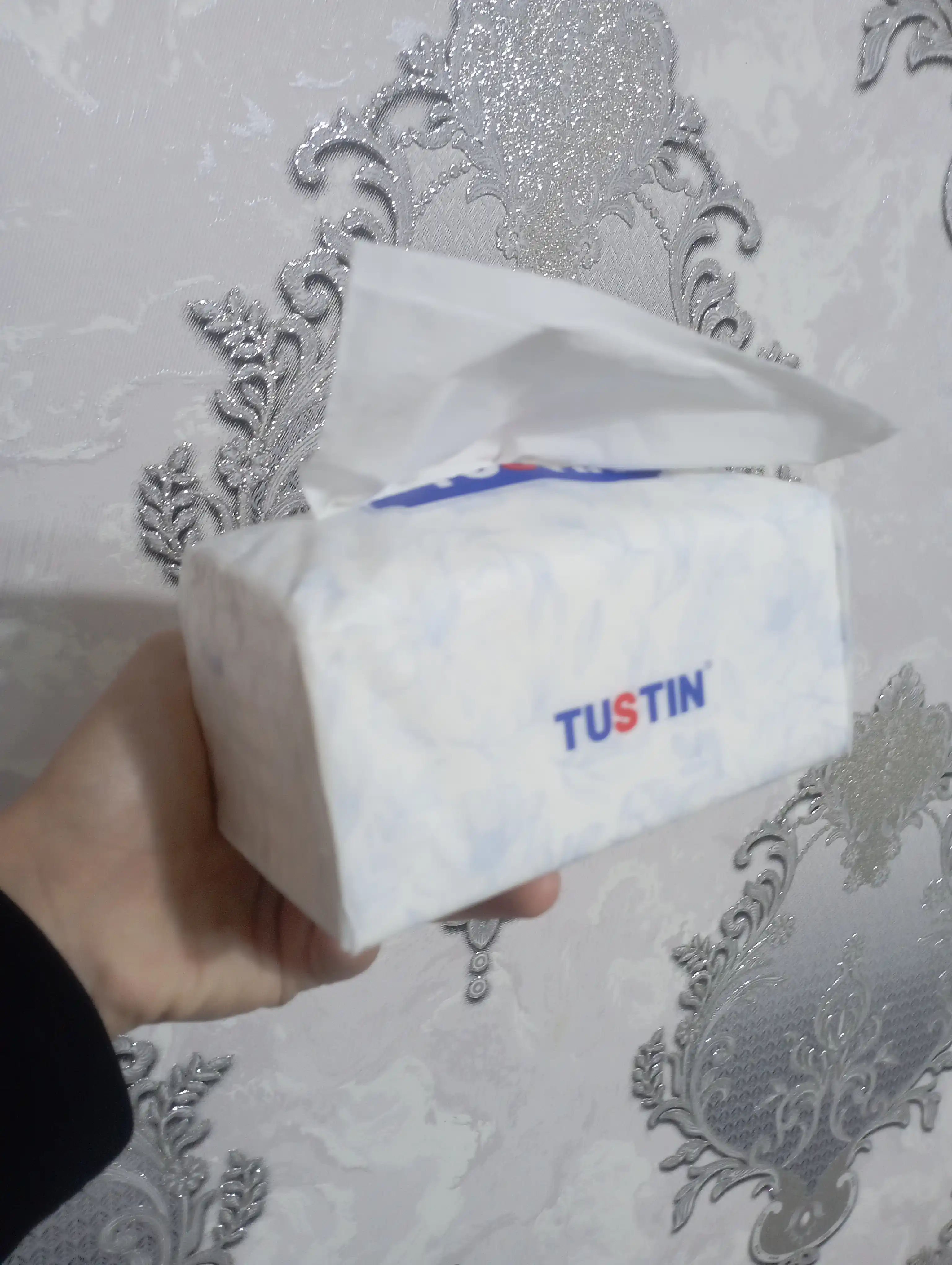 TUSTIN qog‘oz salfetkalar 4 qavatli, 92 dona, 140×175 mm, 6 ta qadoq