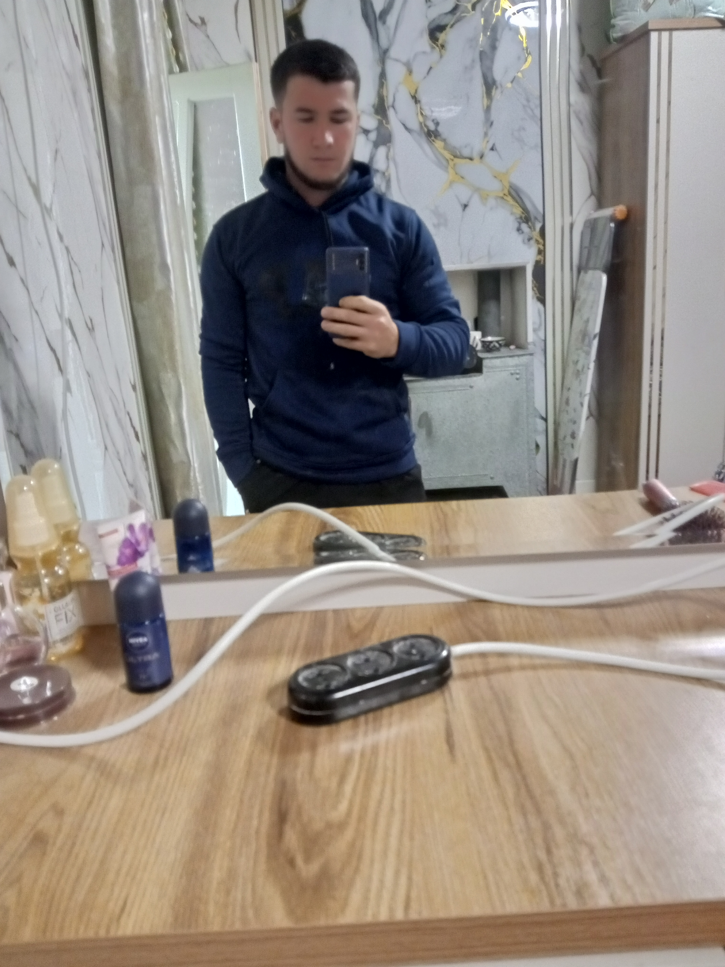 Kuz va qish uchun erkaklar xudi va kardiganlari, zamonaviy kapyushonli xudilar