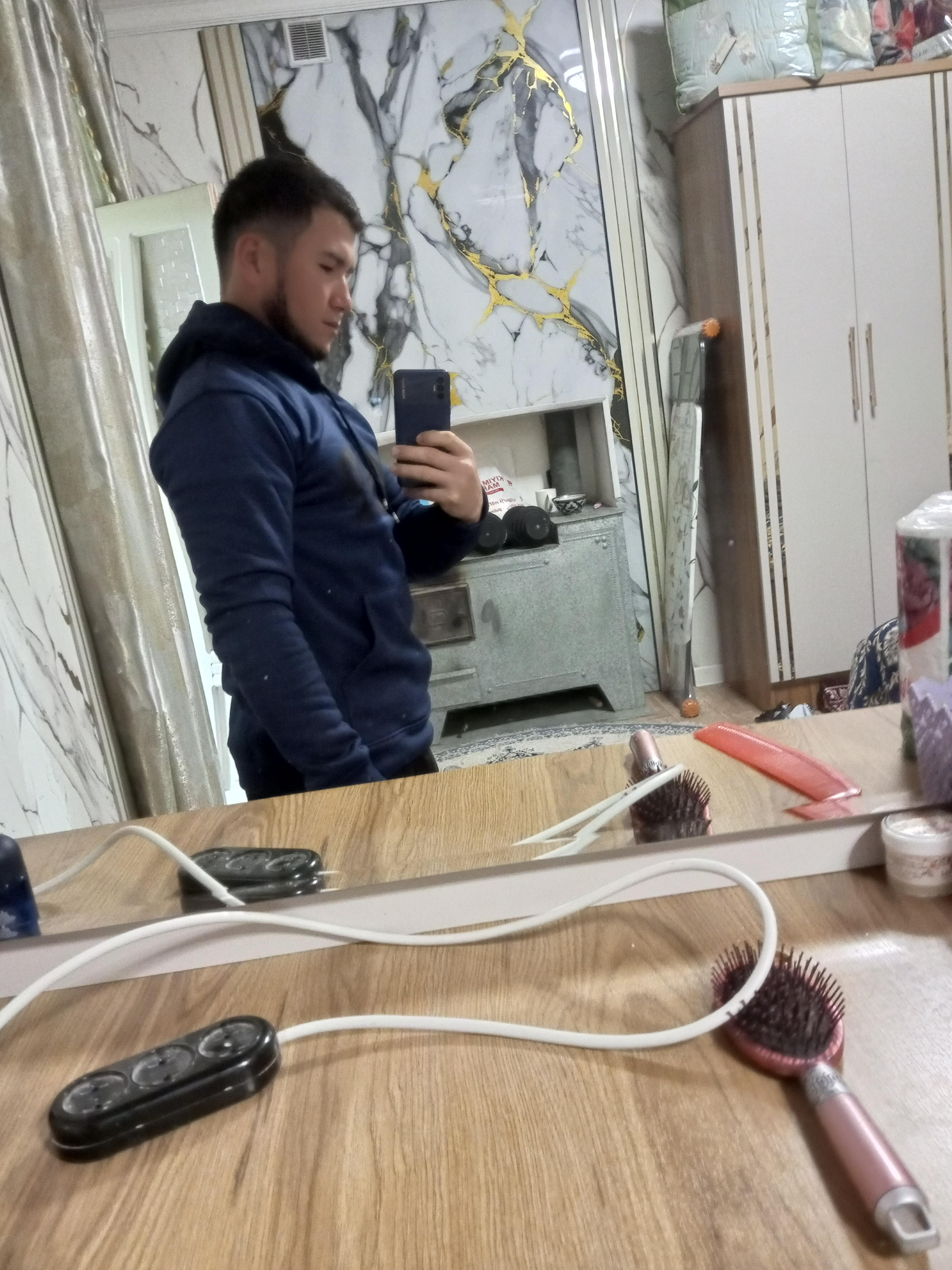 Kuz va qish uchun erkaklar xudi va kardiganlari, zamonaviy kapyushonli xudilar