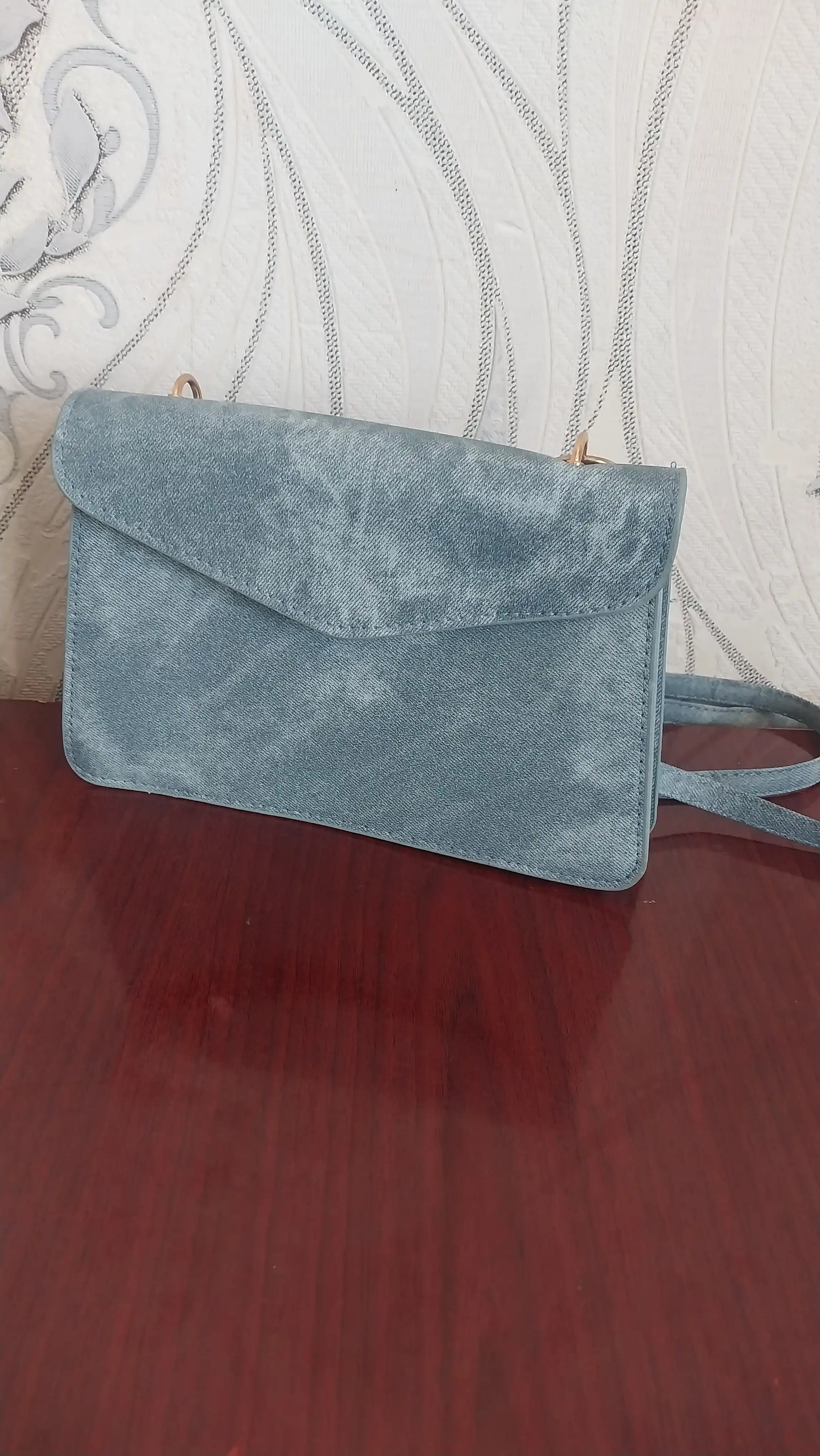 Qopqoqli va PU fakturali ayollar kross-bodi sumkasi, 23×14 sm