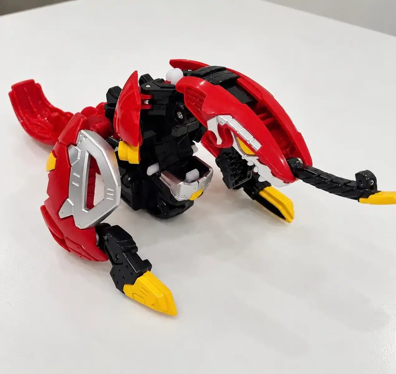 Hello Carbot. Tirakoong Dinosaur Egg Transformer Kung
