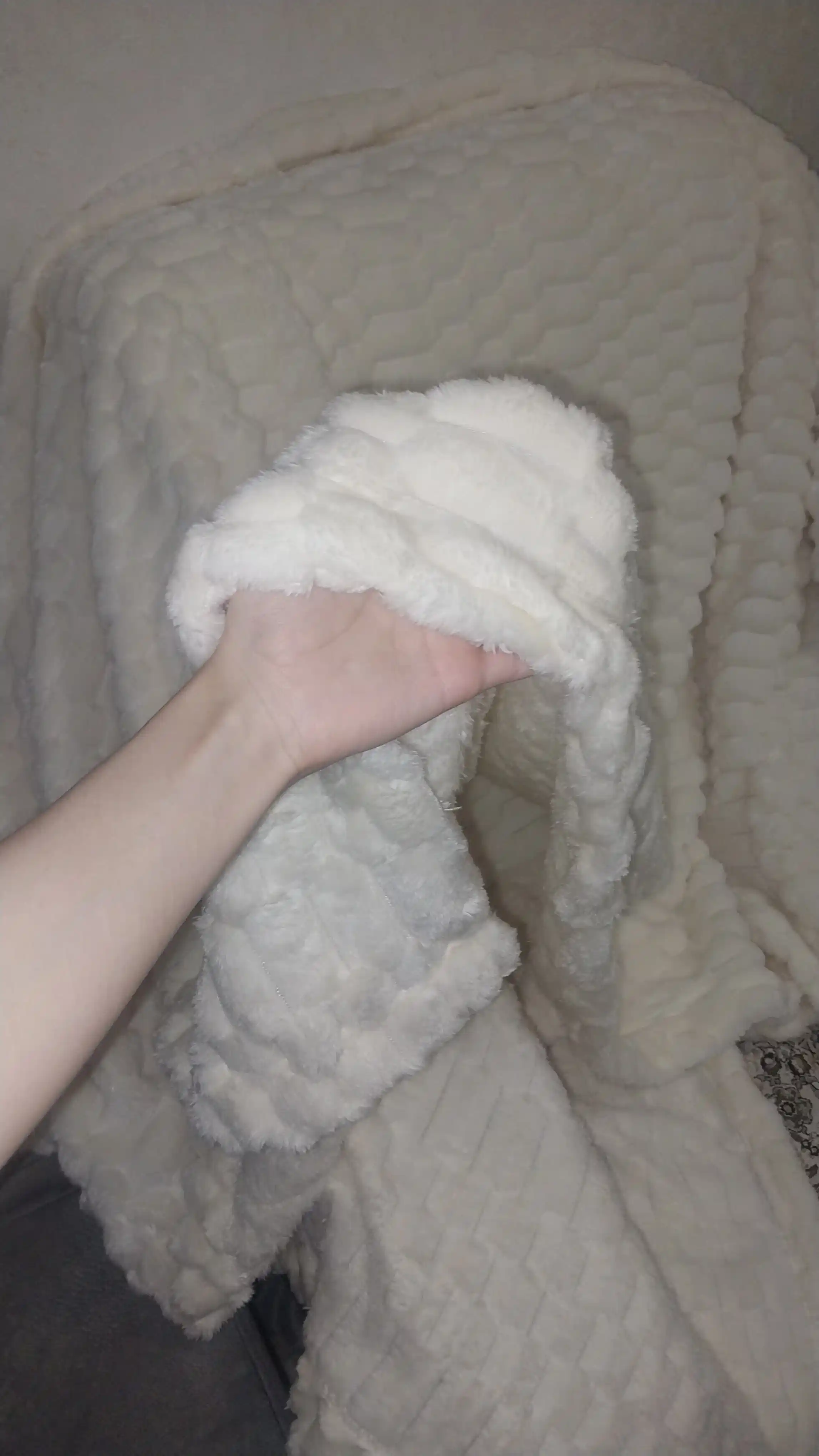 «Oq Bulut» pled 200×220 sm, bir qatlamli, oq rangda, yumshoq va shinam