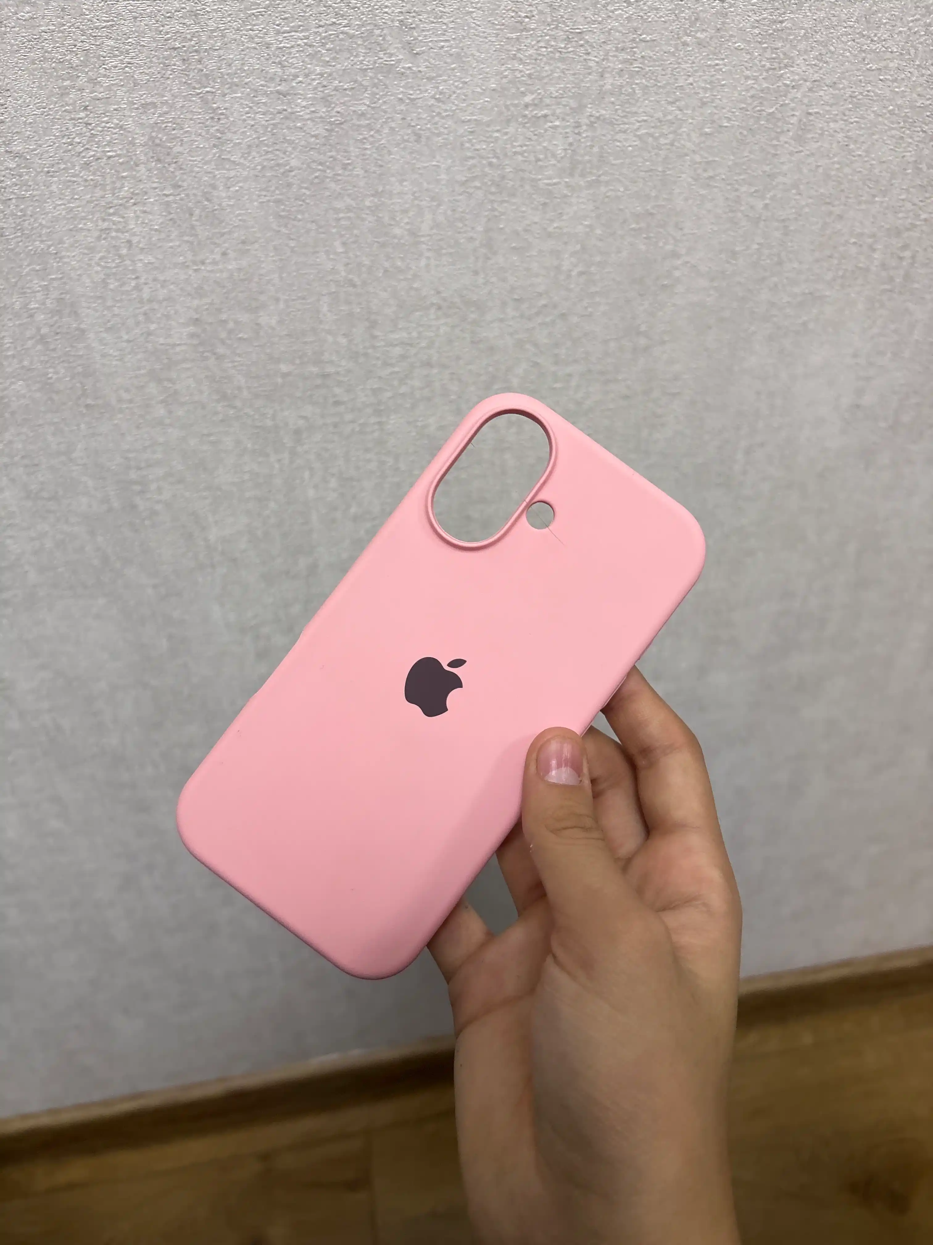 Logo silikon g‘ilof iPhone 11–18 seriyalari uchun