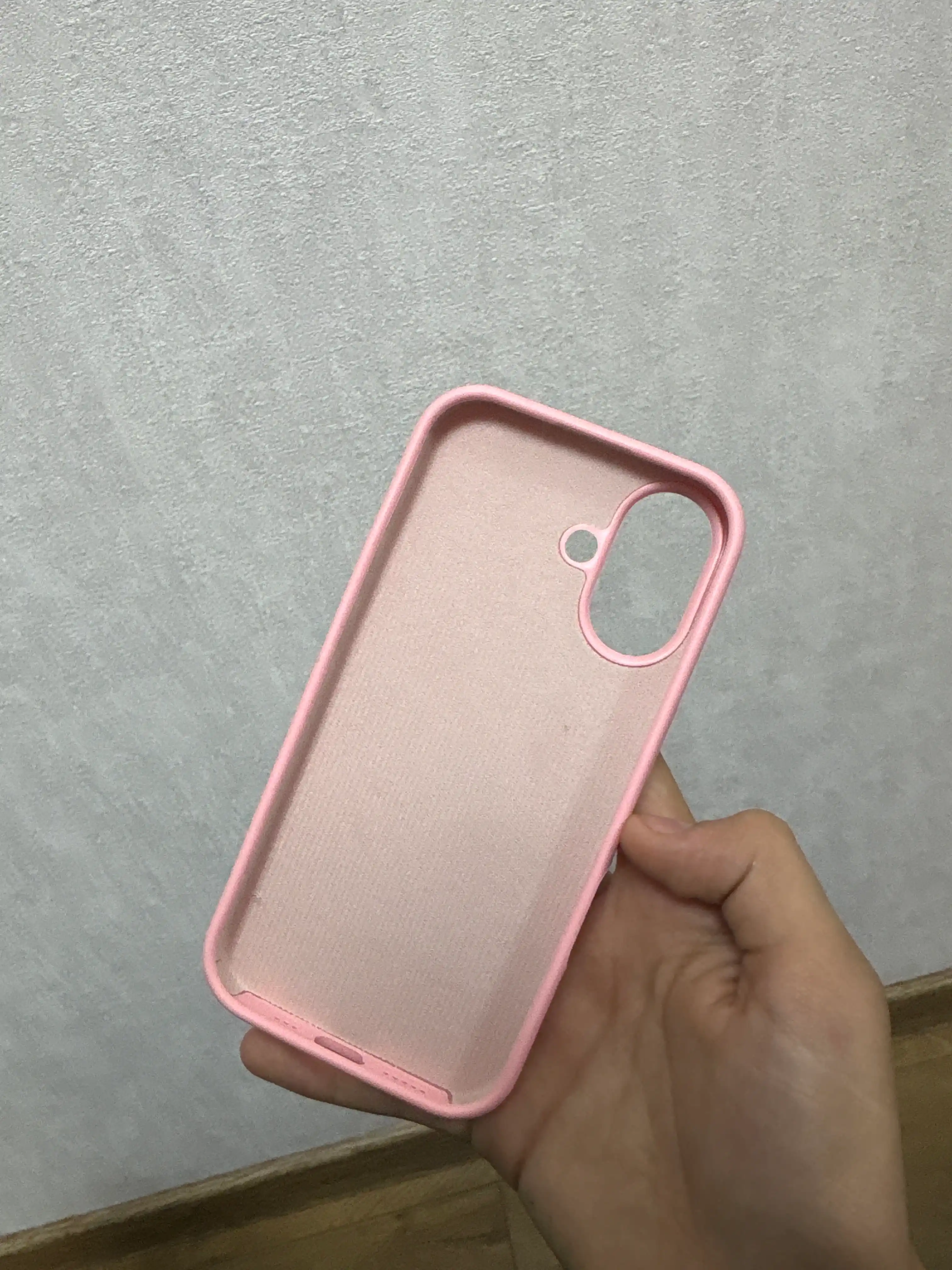 Logo silikon g‘ilof iPhone 11–18 seriyalari uchun