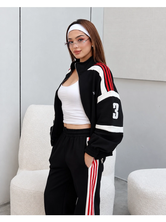 Taralgan ayollar sport kostyumi