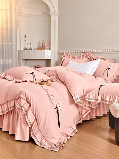 Кораллово-розовый