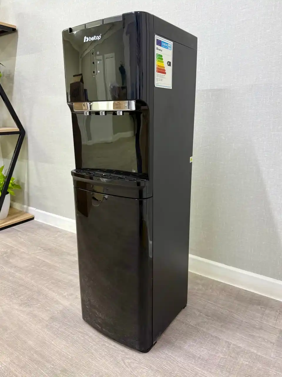 Кулер для воды "BELTOP" компрессорный, горячая 90°C и холодная 10°C, 3 крана, фреон R600a