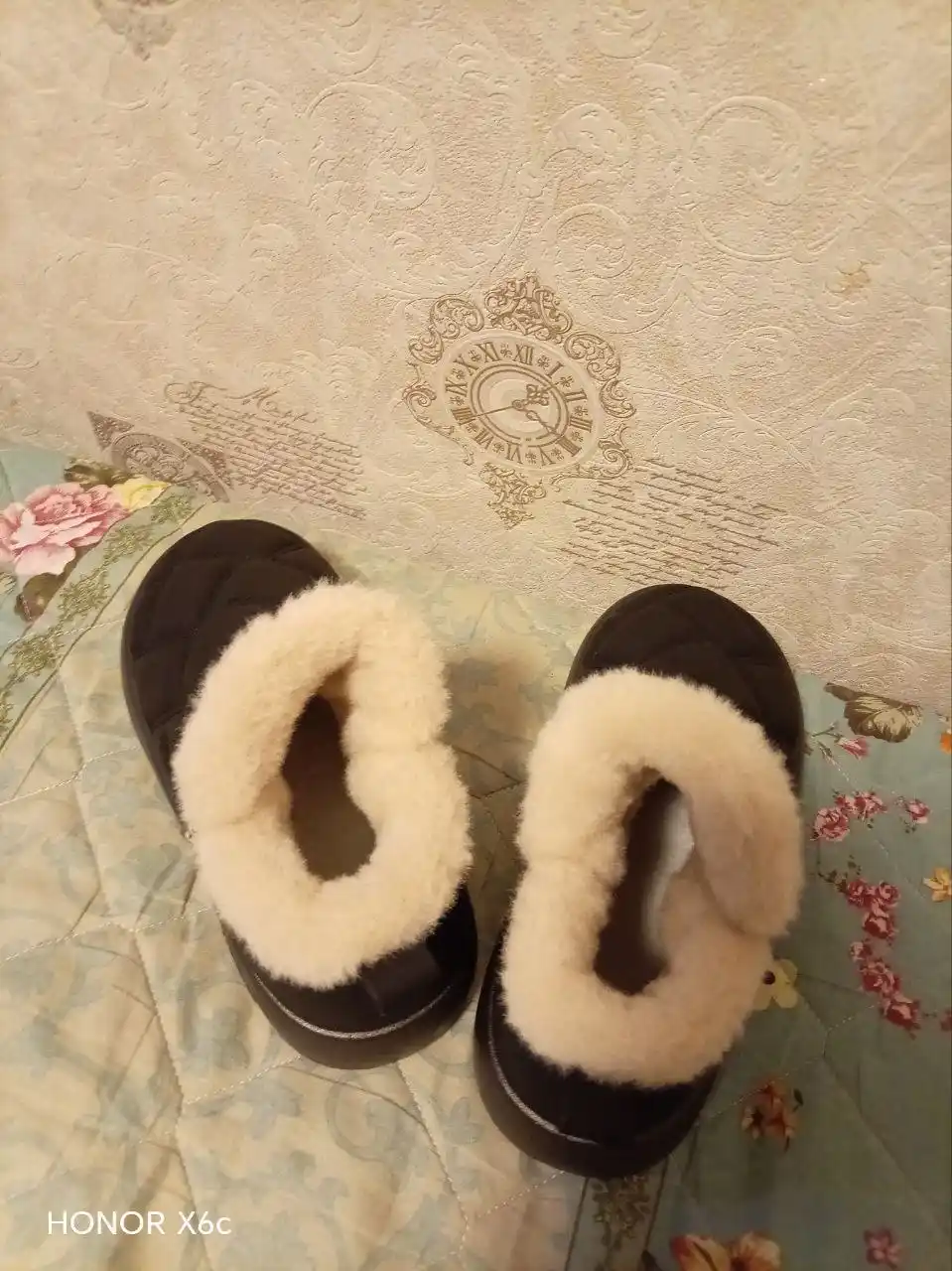 Зимние тёплые тапочки с плотным мехом – экокожа, тёплые и прочные