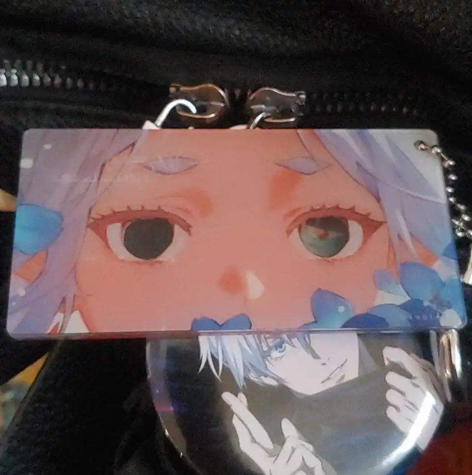 Anime ko'zli breloklar qizlar va og'il bollar uchun