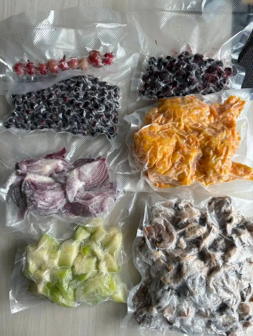 Вакуумные упаковщик, вакууматор для продуктов с пакетами