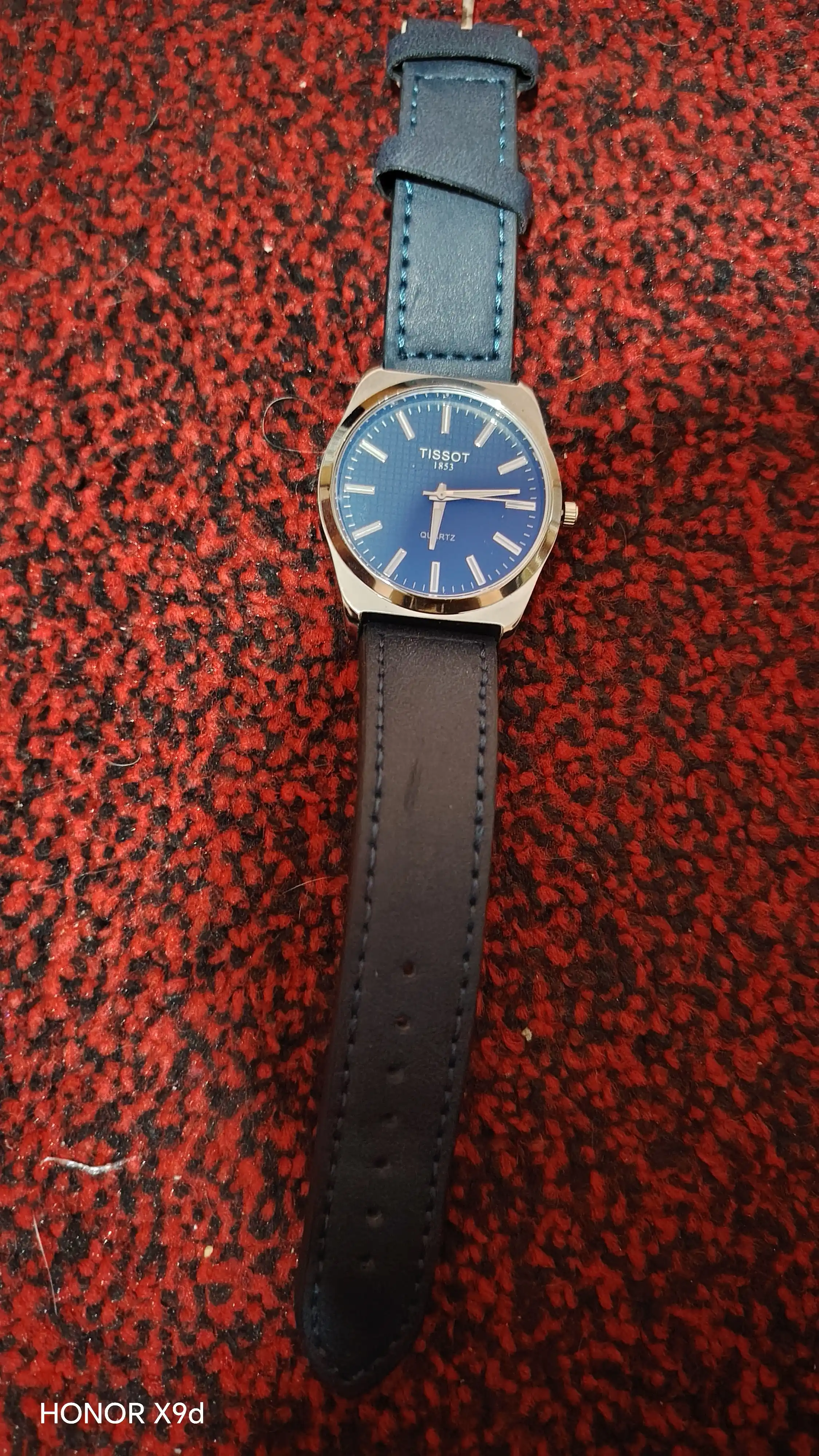 Erkaklar qo‘l soati, kvarts mexanizmli, charm remeshok, klassik dizayn, 40 mm