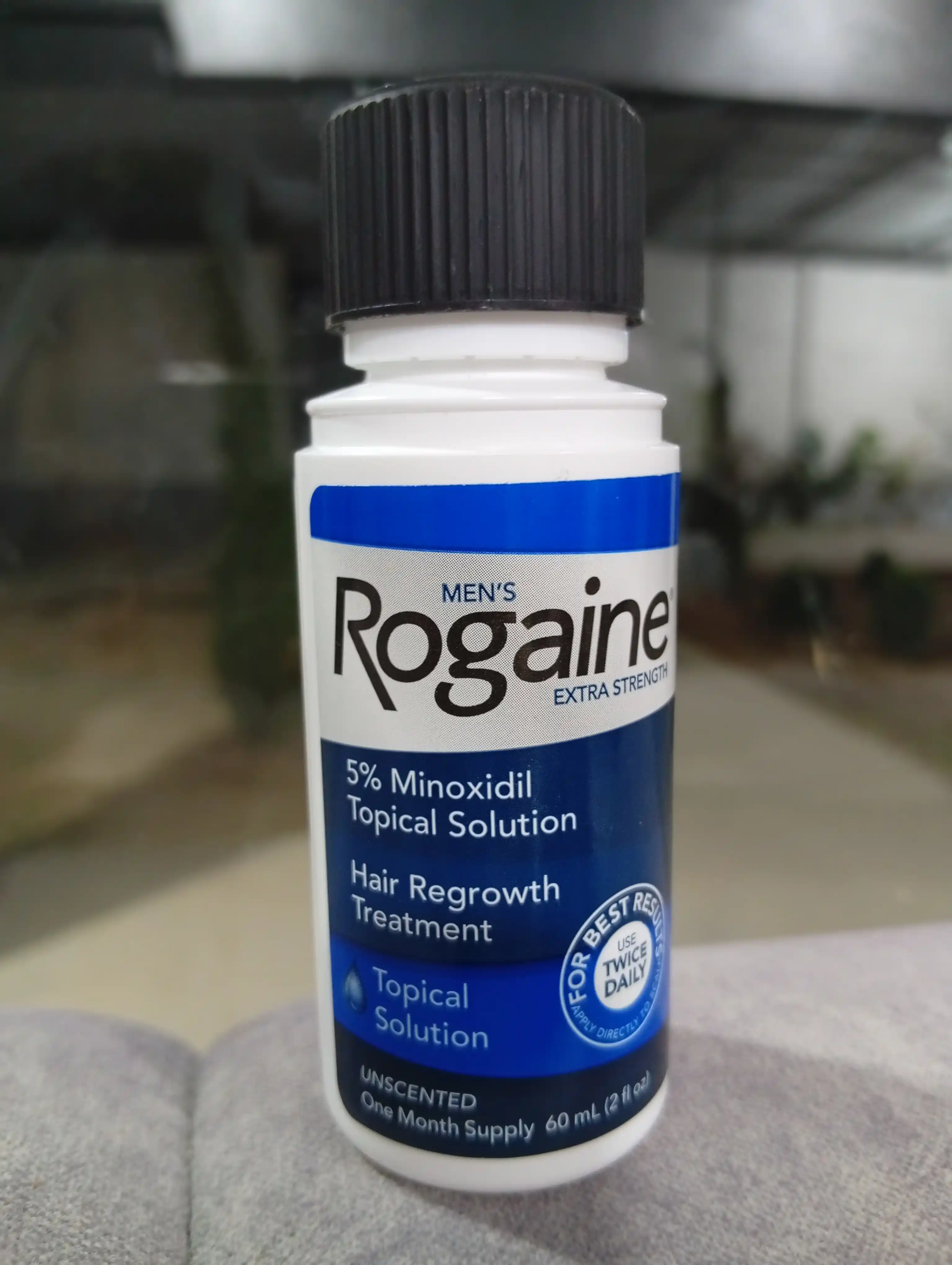 Вспомогательное средство для роста волос и бороды у мужчин — лосьон Rogaine 5%