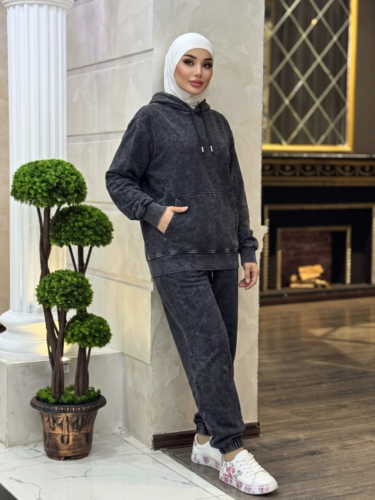 Ayollar sport kostyumi, xudi va jogger shim, oversize bichim, varenка effektli, LEON