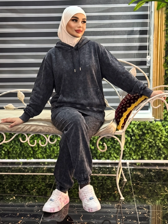 Ayollar sport kostyumi, xudi va jogger shim, oversize bichim, varenка effektli, LEON