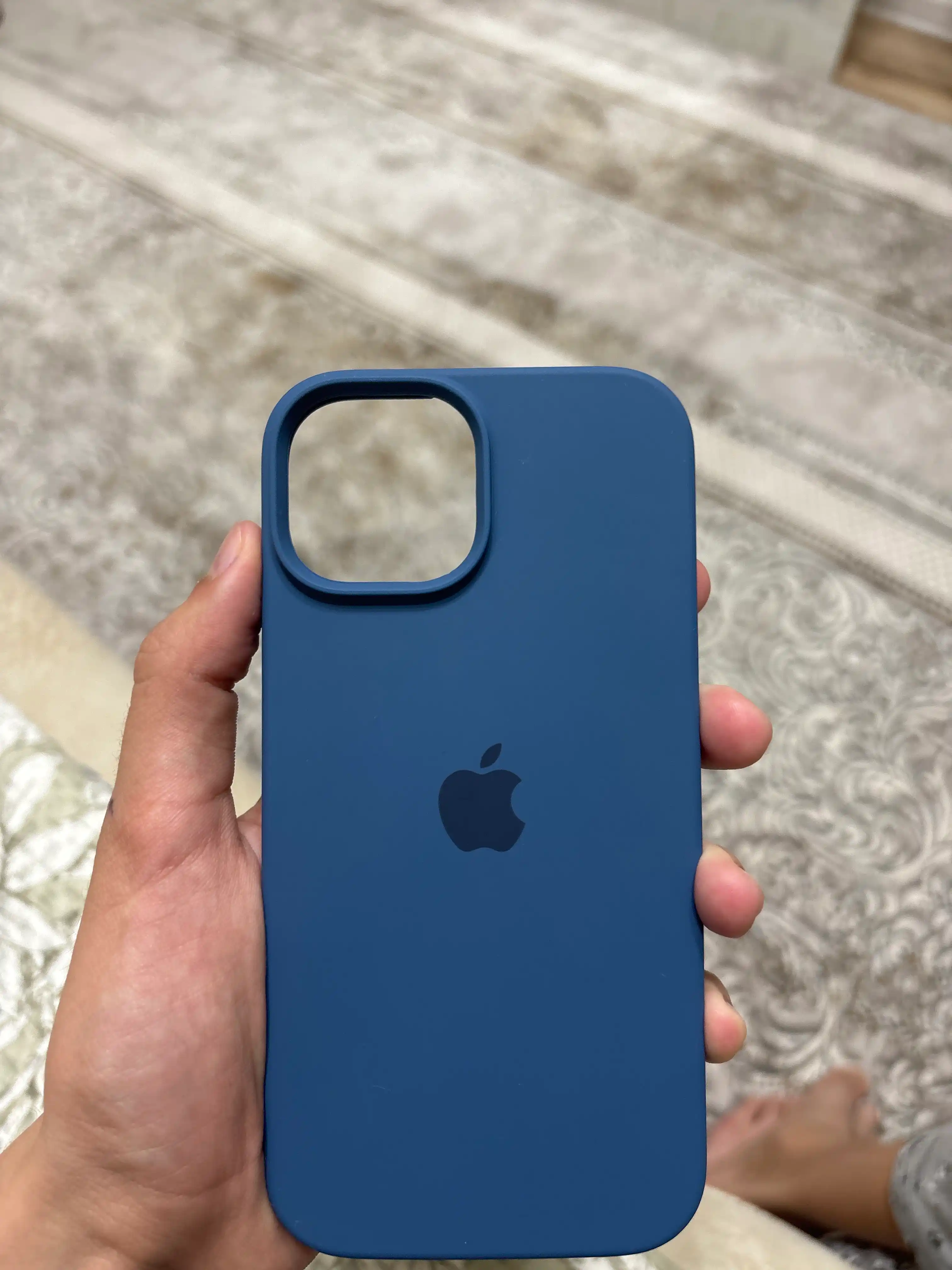 Силиконовый чехол с логотипом для iPhone 11–18 серий