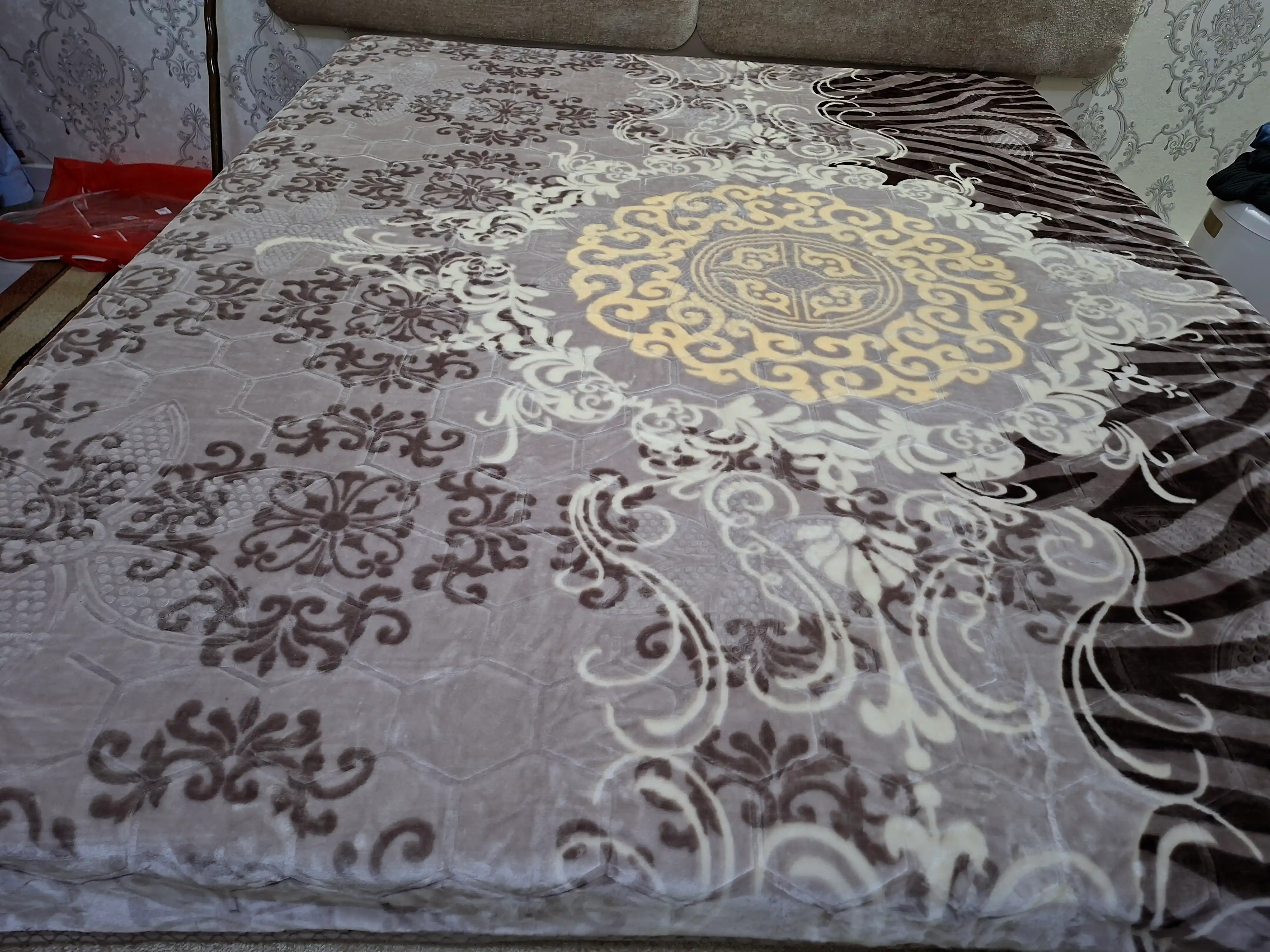 Adyol, 2 kishilik issiq, 1 qavatli 200×220 sm, 2,5 kg — uy va yotoqxona uchun qalin ko‘rpa
