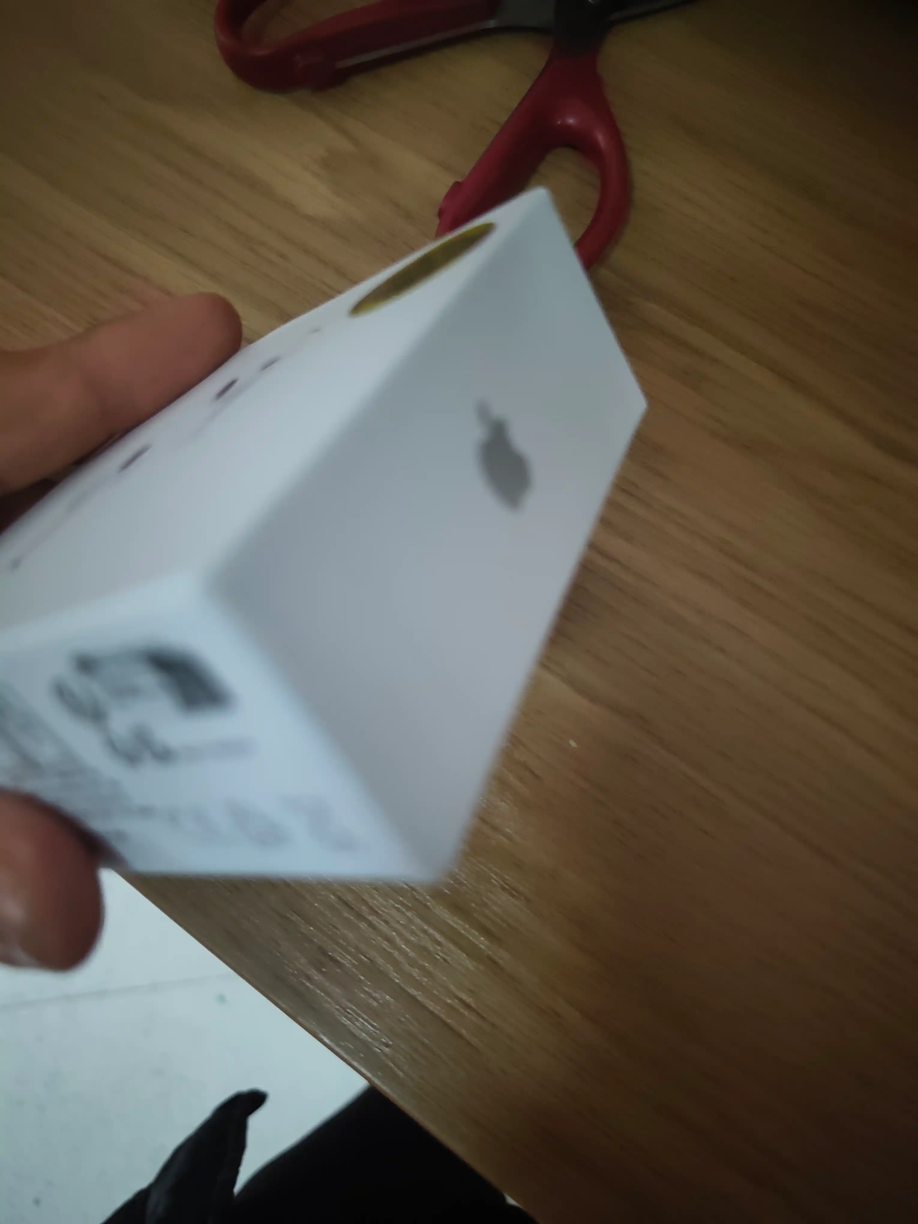 Simsiz quloqchinlar Pods 4, iPhone va Android uchun naushnik sensorli
