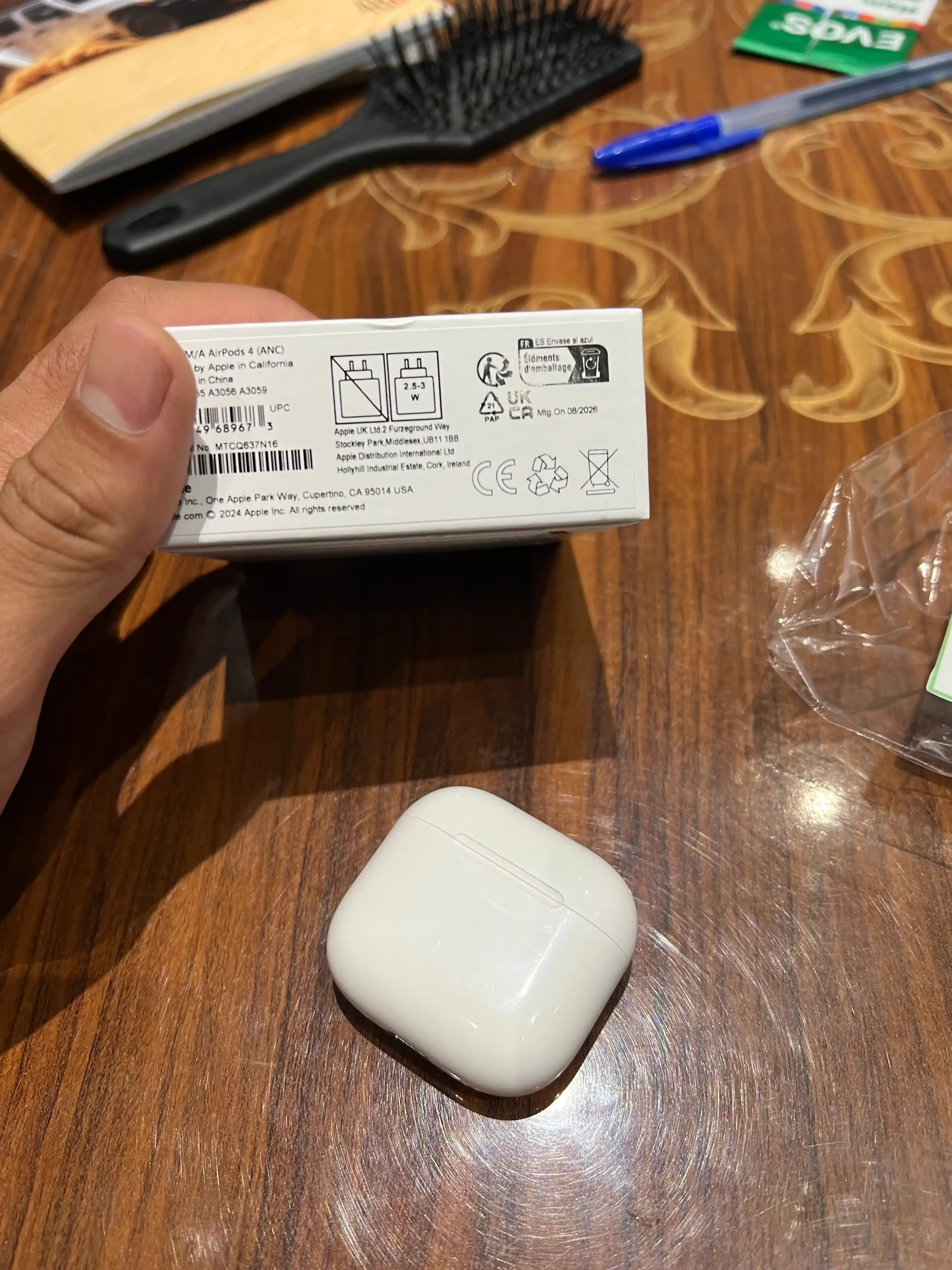 Simsiz quloqchinlar Pods 4, iPhone va Android uchun naushnik sensorli
