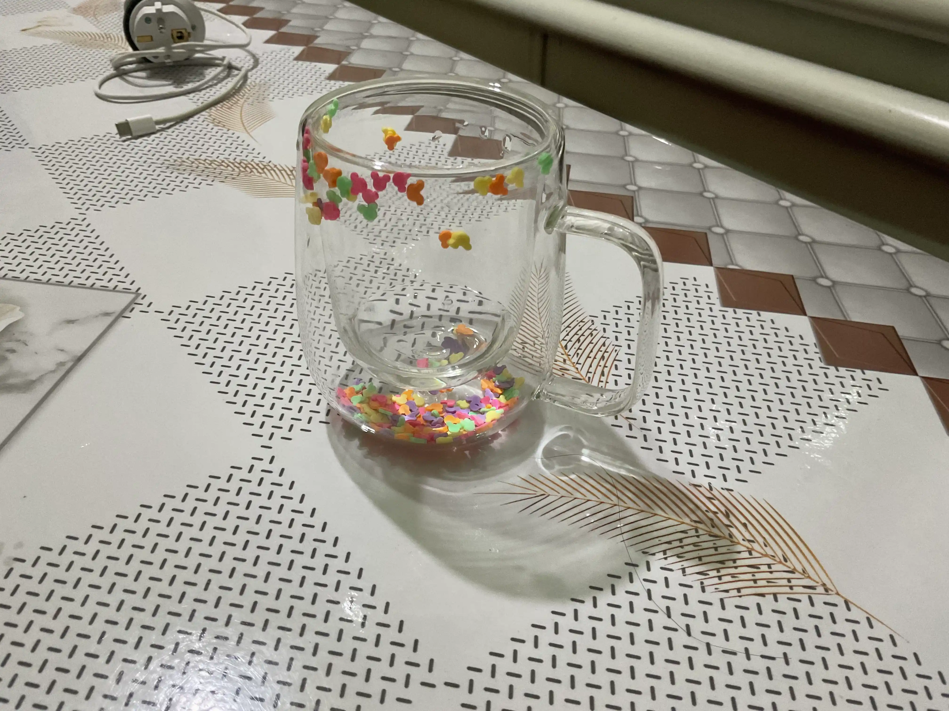 Qo‘sh devorli va bezakli shisha krujka (250 ml)