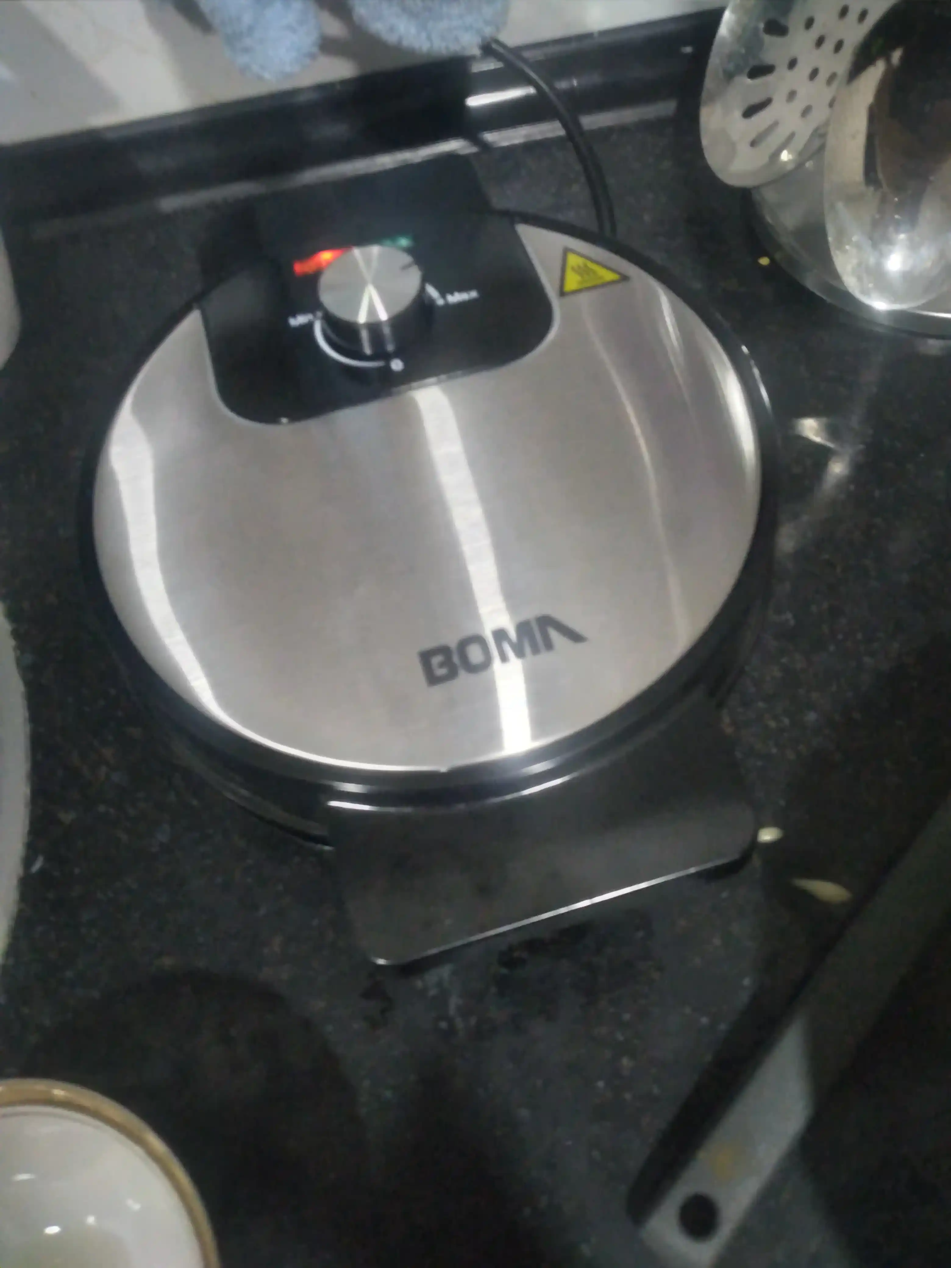 Vafelnitsa+sendvichnitsa+gril, 800-1400Vt, 2 tomon qizish, yopishmaydigan vafli pishirgich