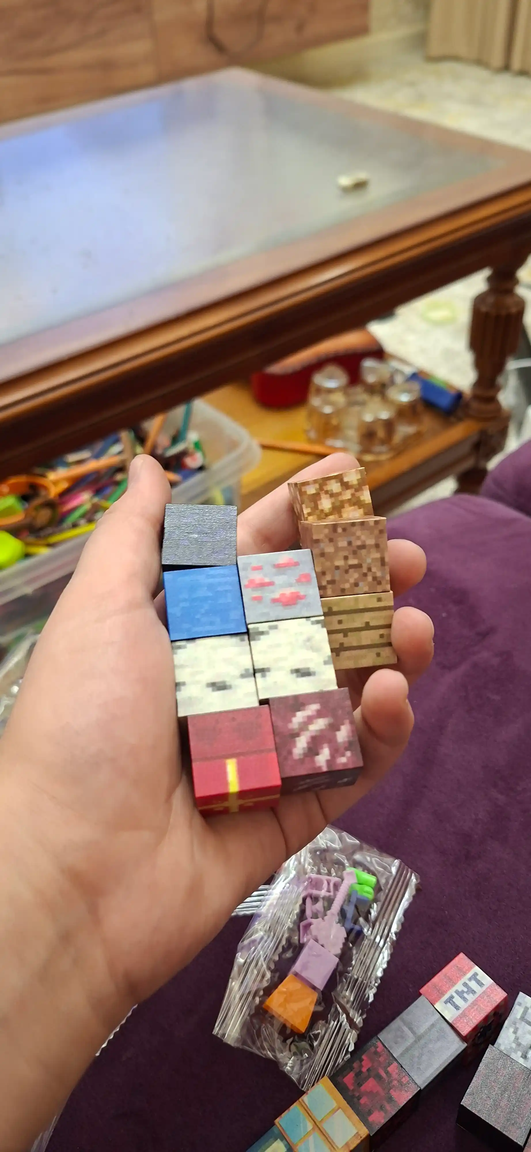 Maynkraft DOM BRICKS magnit konstruktori 30-120 ta detal, haykalchalar bilan