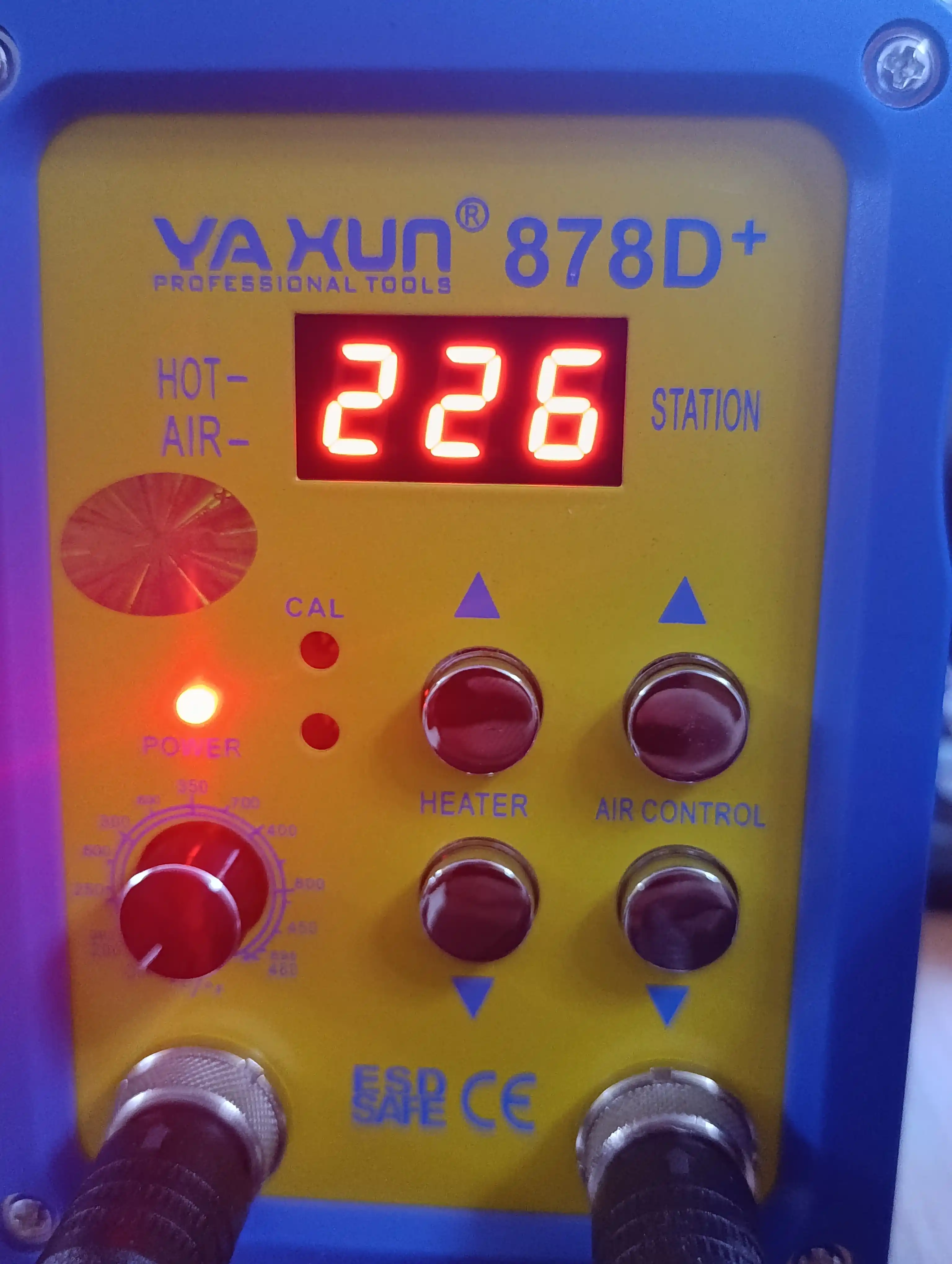 Паяльная станция YAXUN 878D+ 2 в 1 с цифровым дисплеем и бесшумным вентилятором