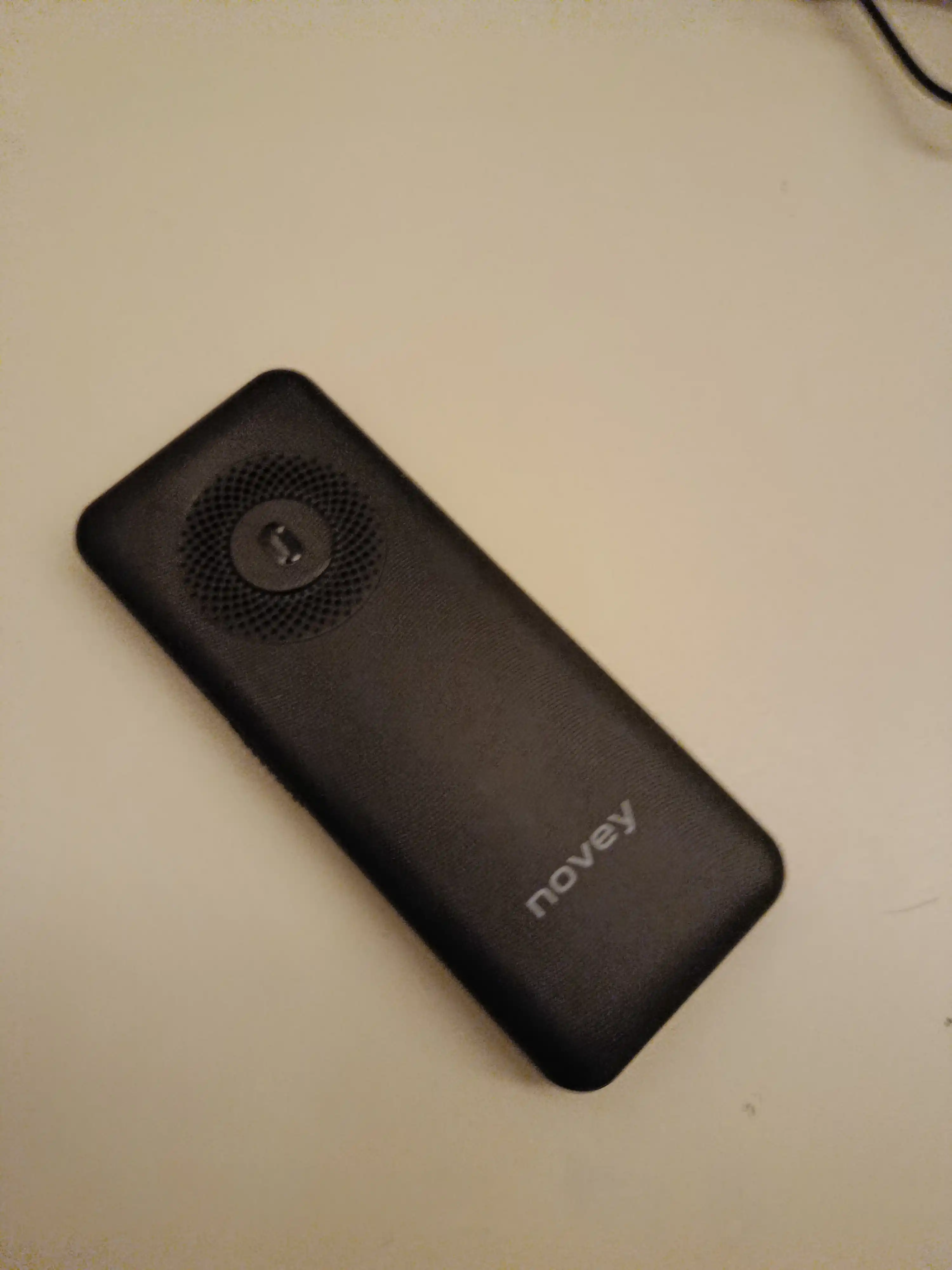 Novey 101 knopkali telefon, kamerasiz, 2 SIM, 5 rang
