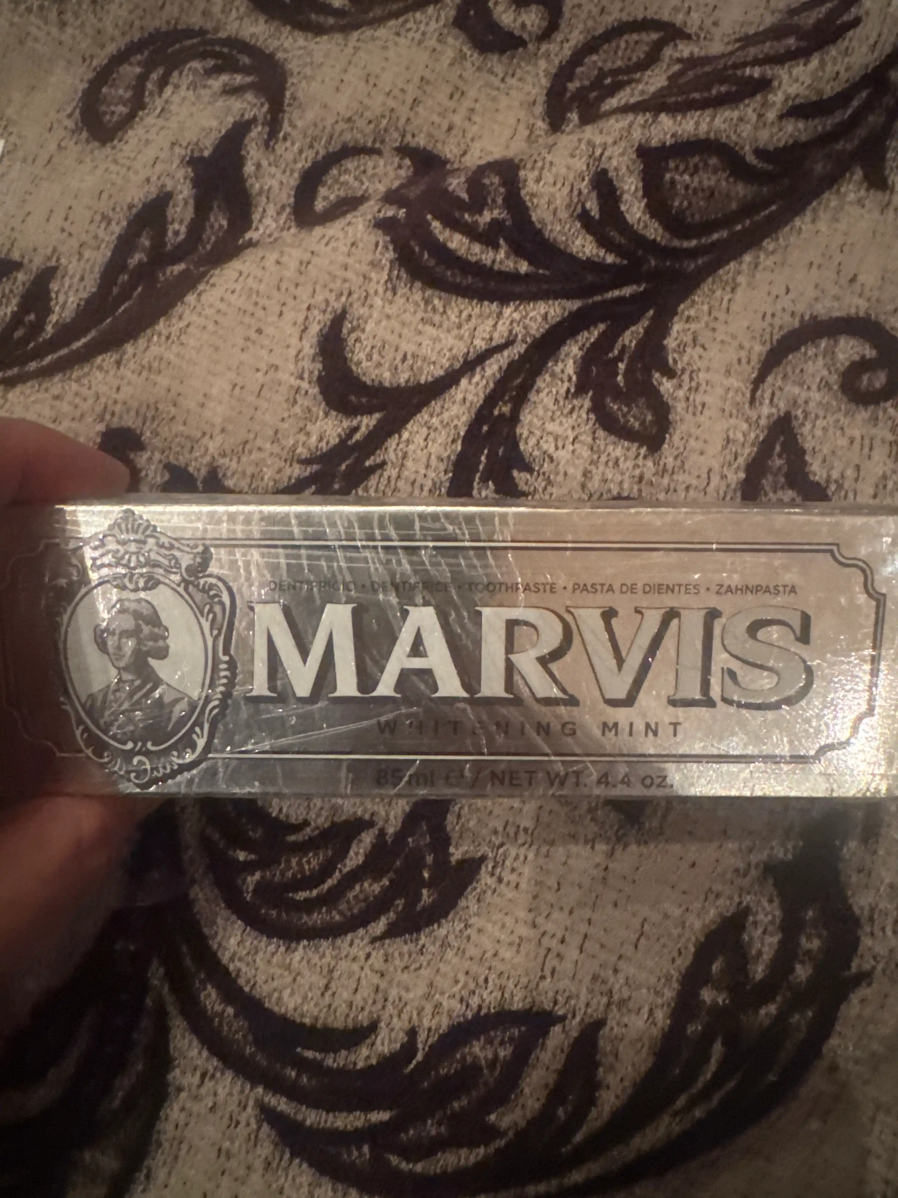 Зубная паста с отбеливающим эффектом, MARVIS Amarelli Licorice Mint, 85 мл