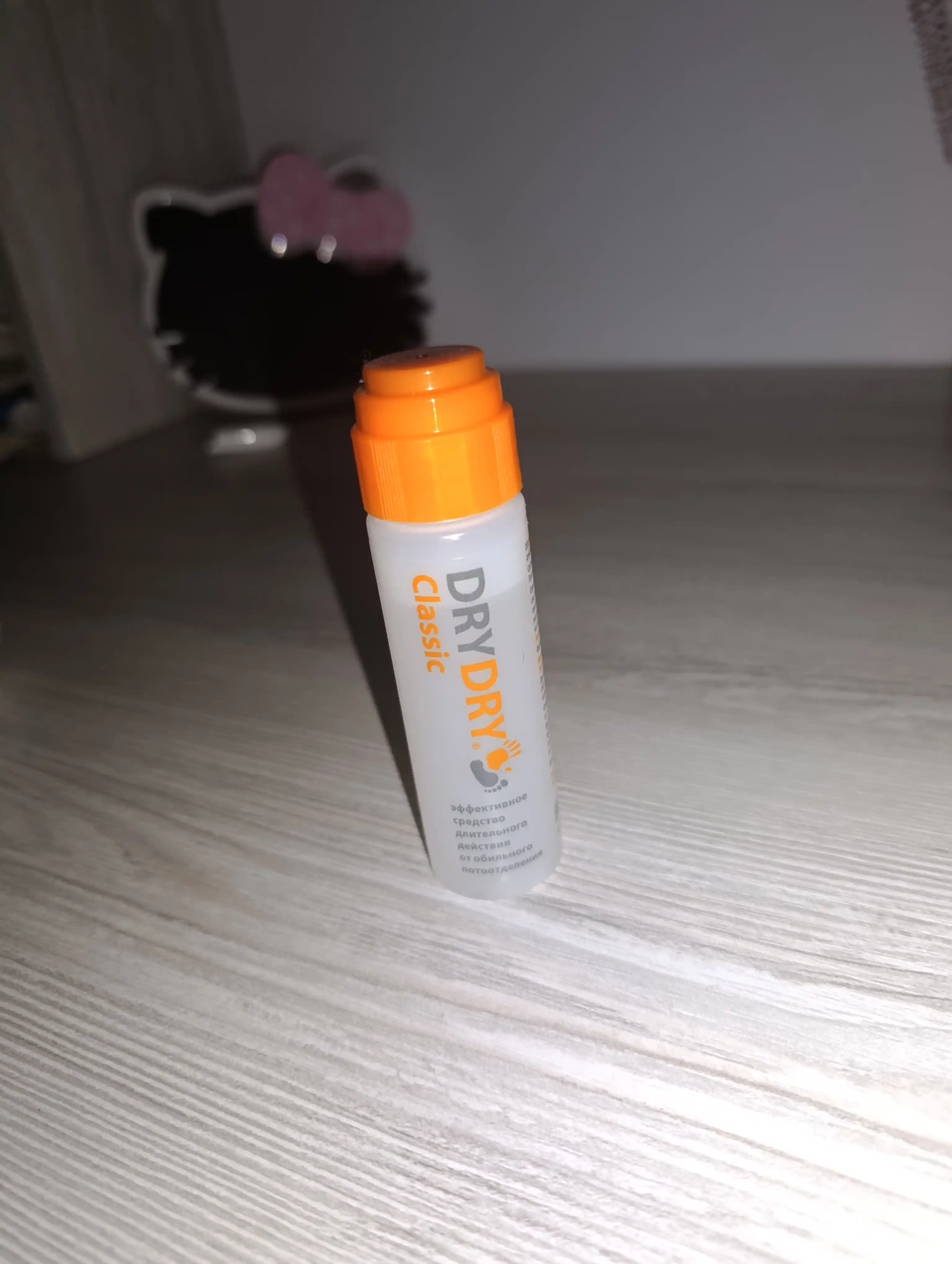 Dezodorant-antiperspirant Dry Dry Classic, ter va hidga qarshi