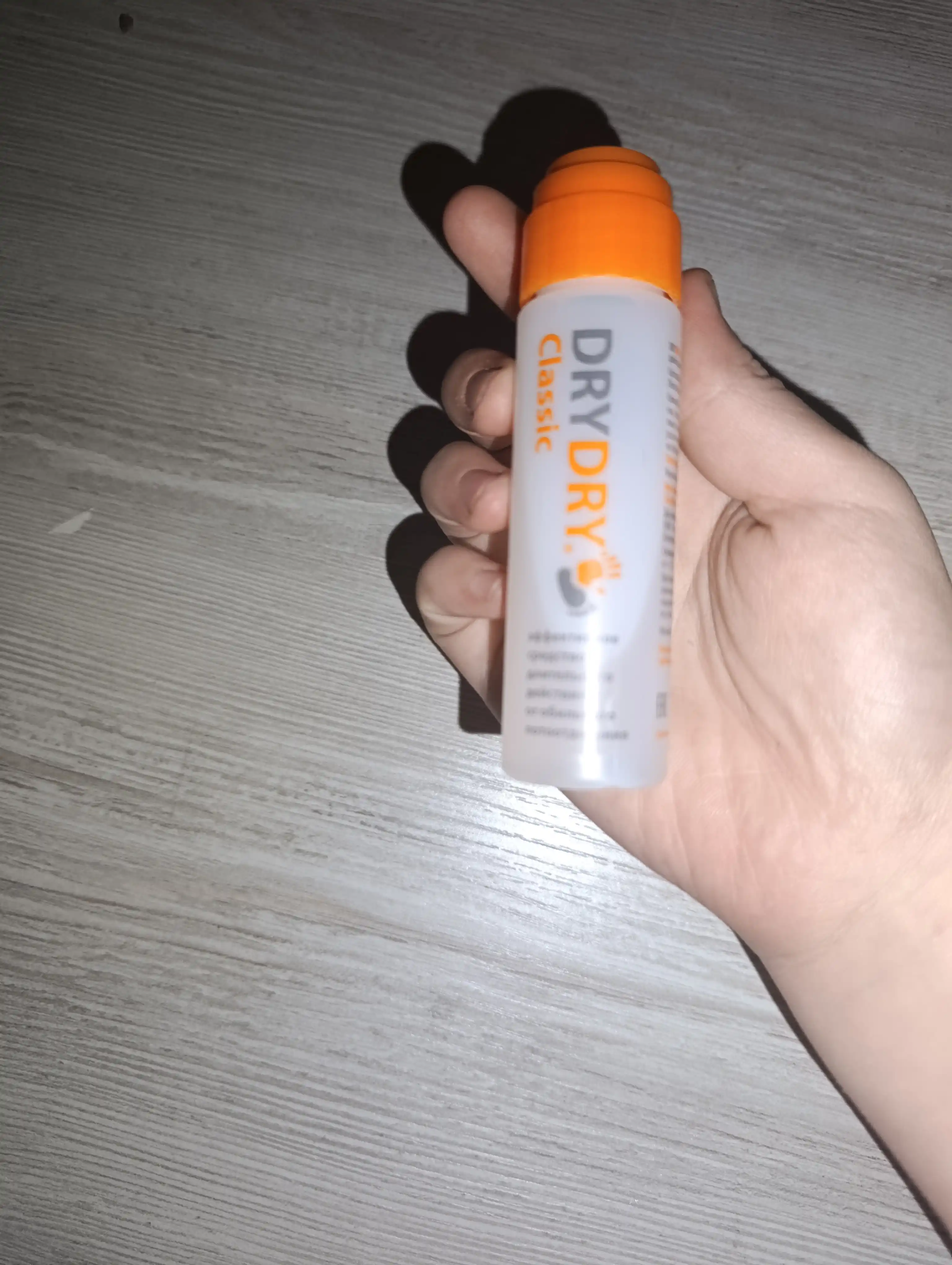 Dezodorant-antiperspirant Dry Dry Classic, ter va hidga qarshi