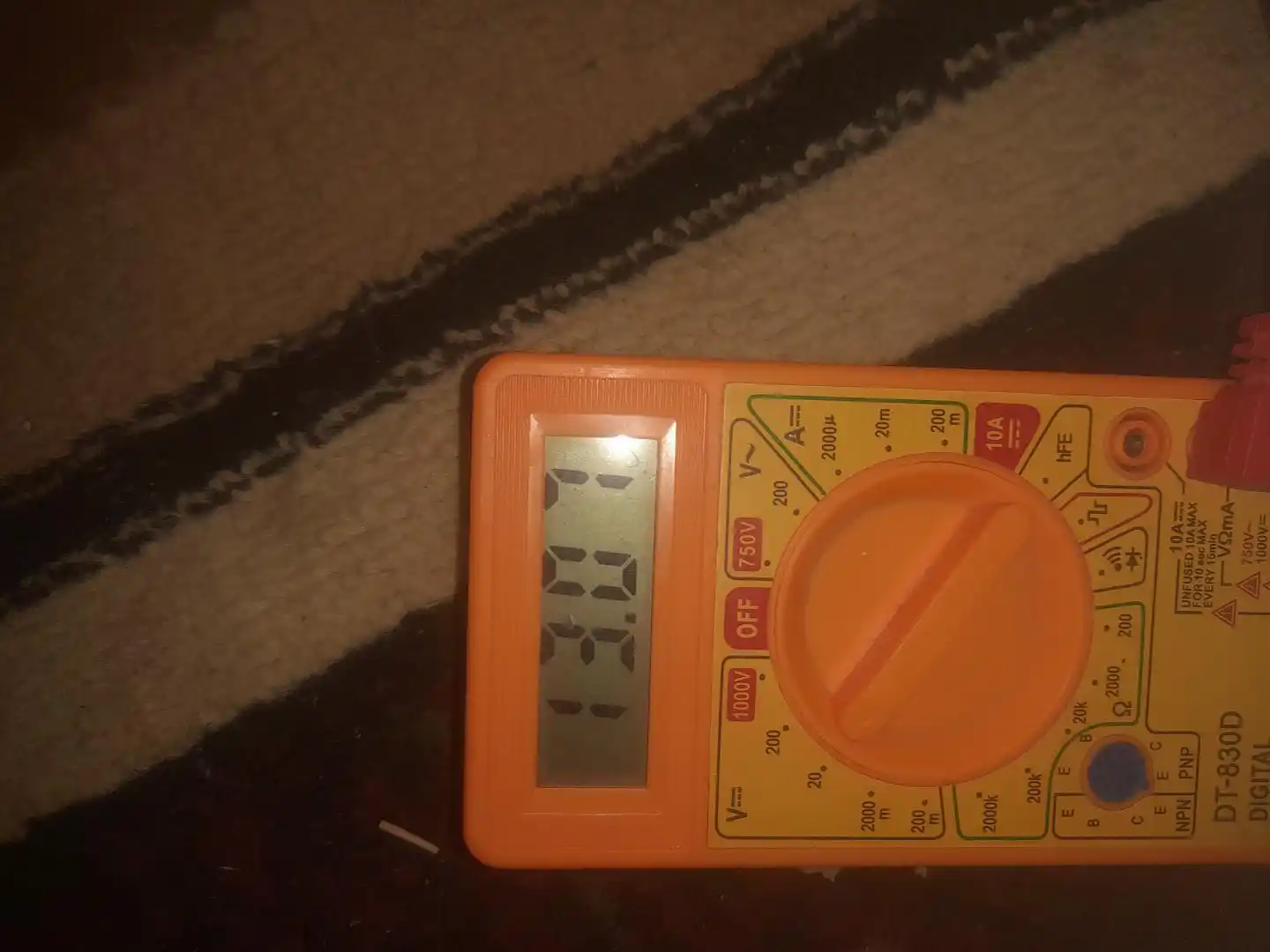 Контроллер заряда солнечной батареи PWM 10A 12V/24V