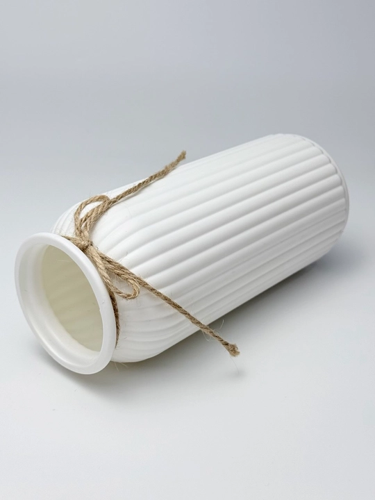 Tabiiy va sun’iy gullar uchun guldon vaza, plastik, kauchuk va plastmassa materiallardan