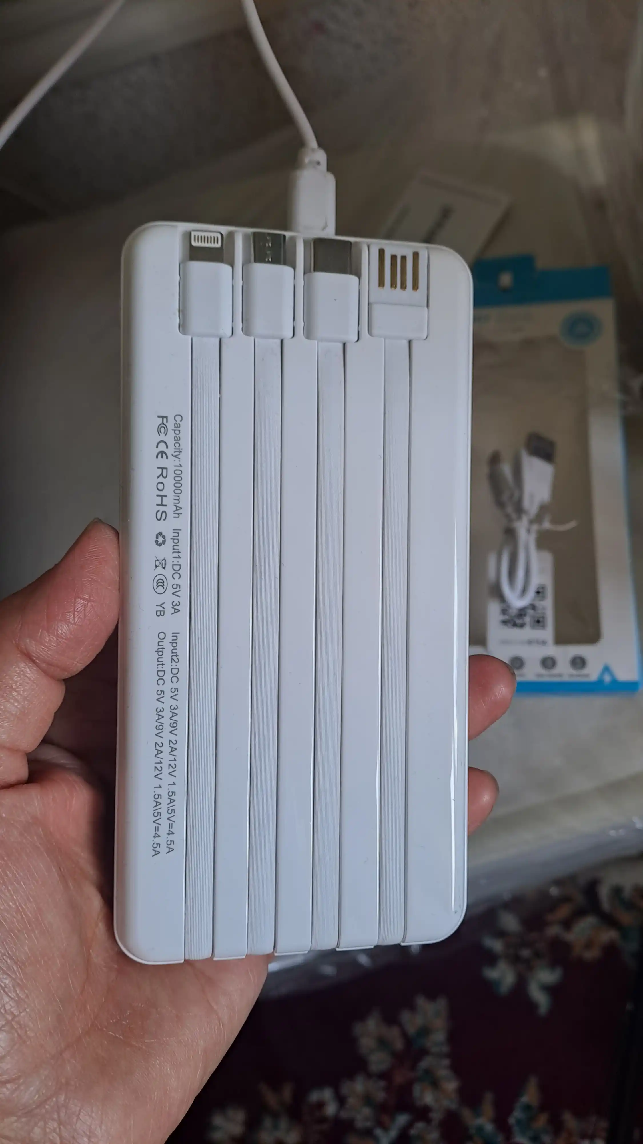 Power Bank 20000 mAh 66W с встроенными кабелями, фонариком и быстрой зарядкой 22.5W